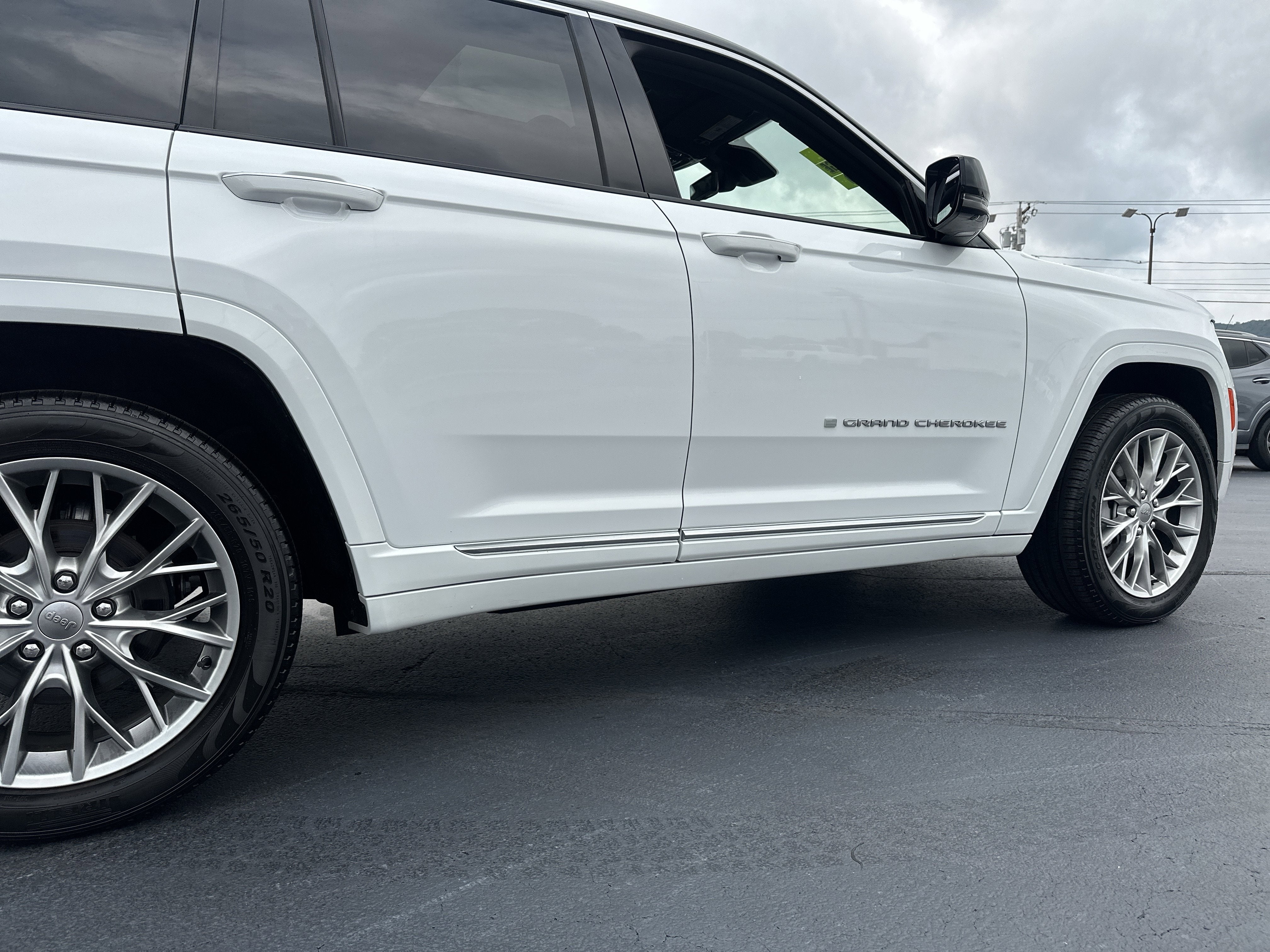 2023 Jeep Grand Cherokee Summit