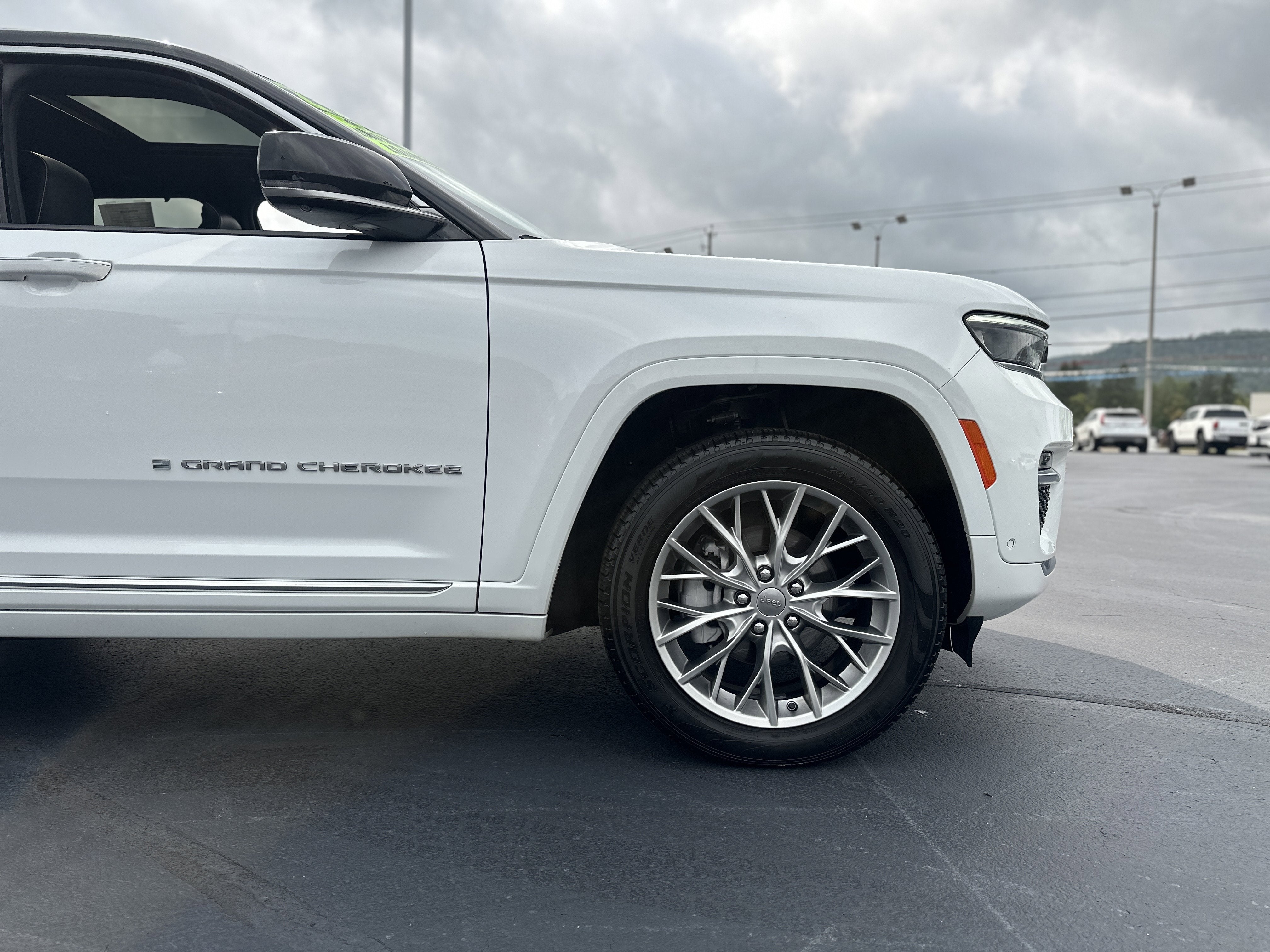 2023 Jeep Grand Cherokee Summit