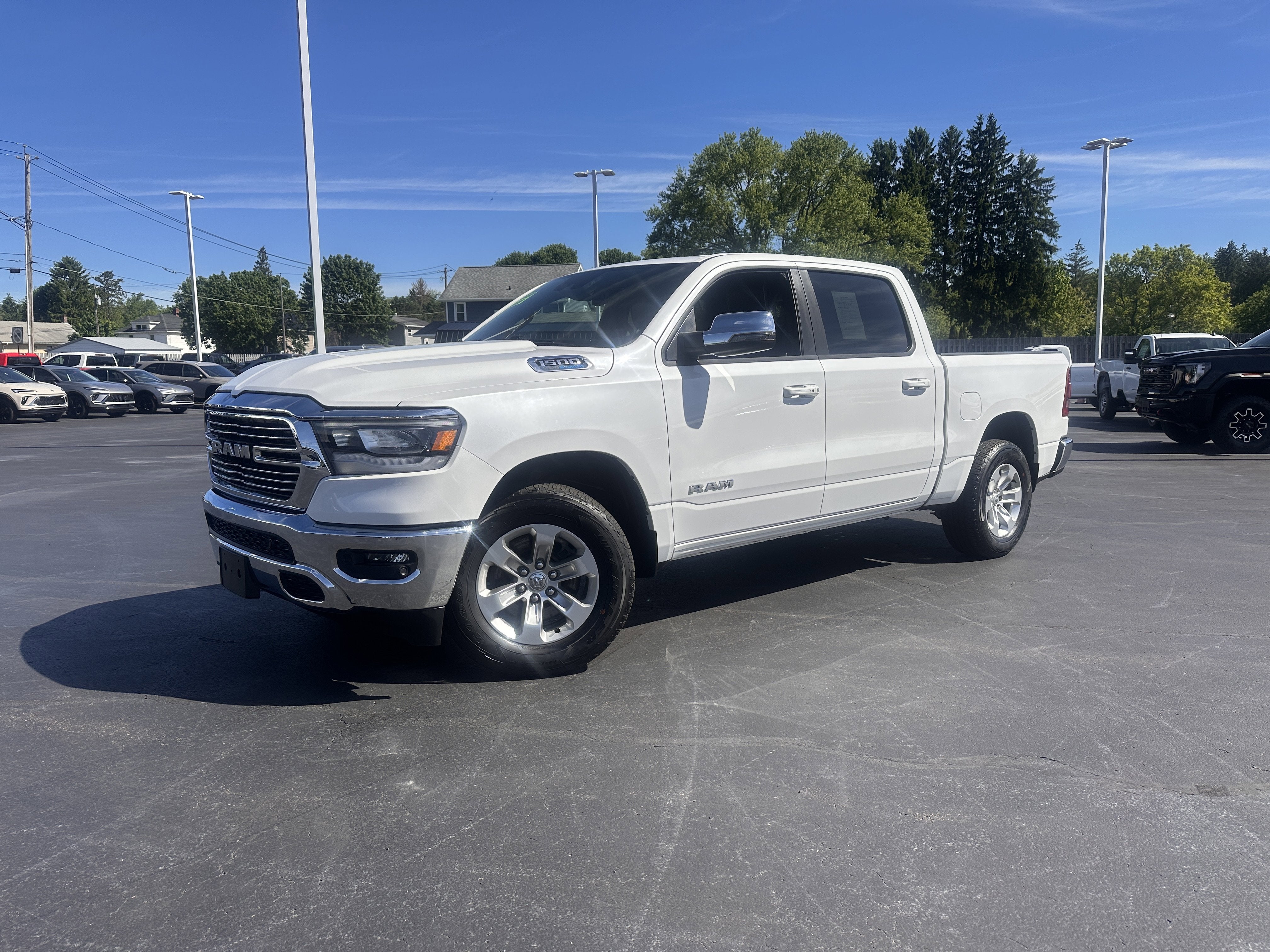 2024 RAM 1500 Laramie 4x4 Crew Cab 5'7's photo