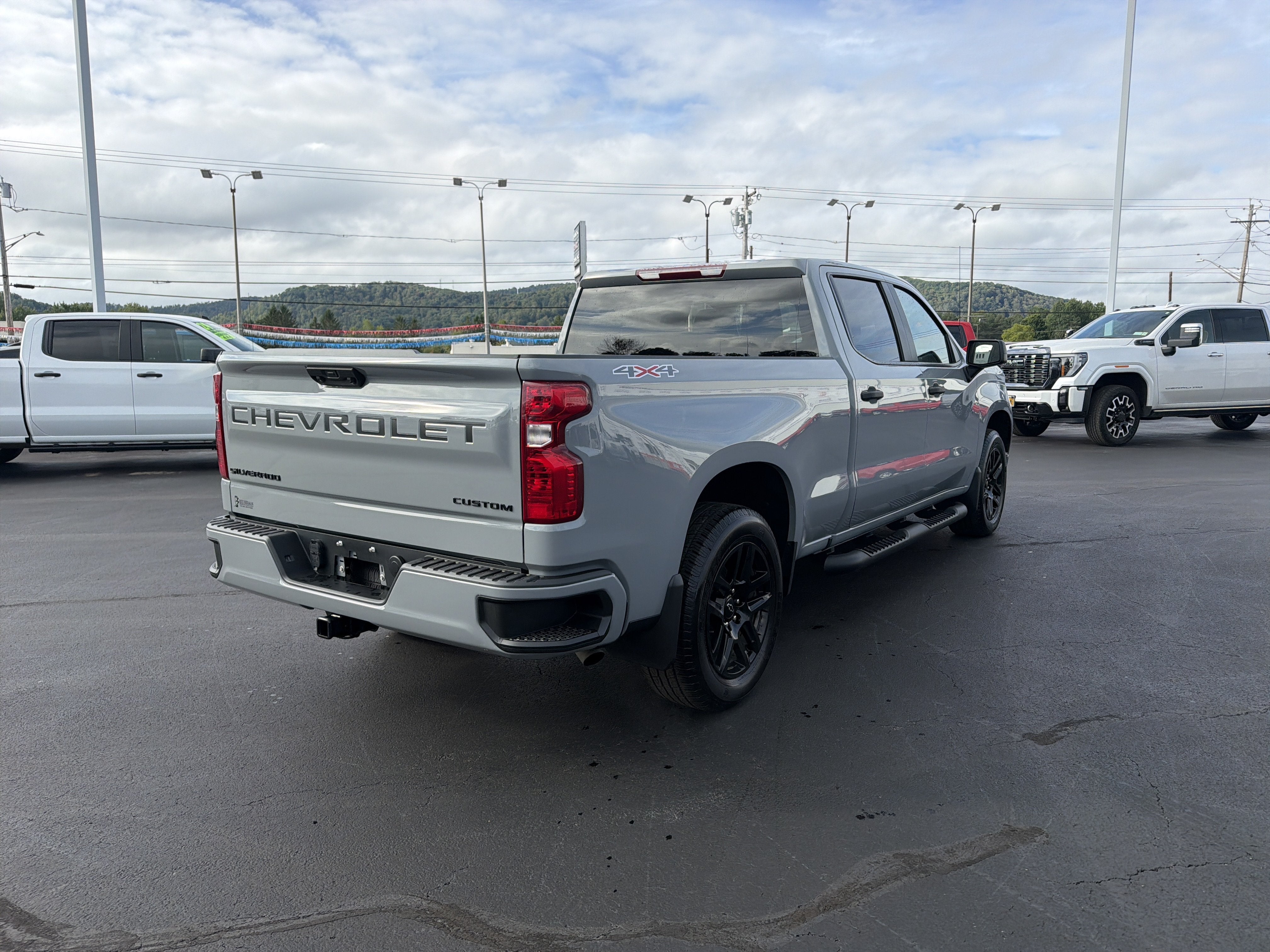2024 Chevrolet Silverado 1500 Custom