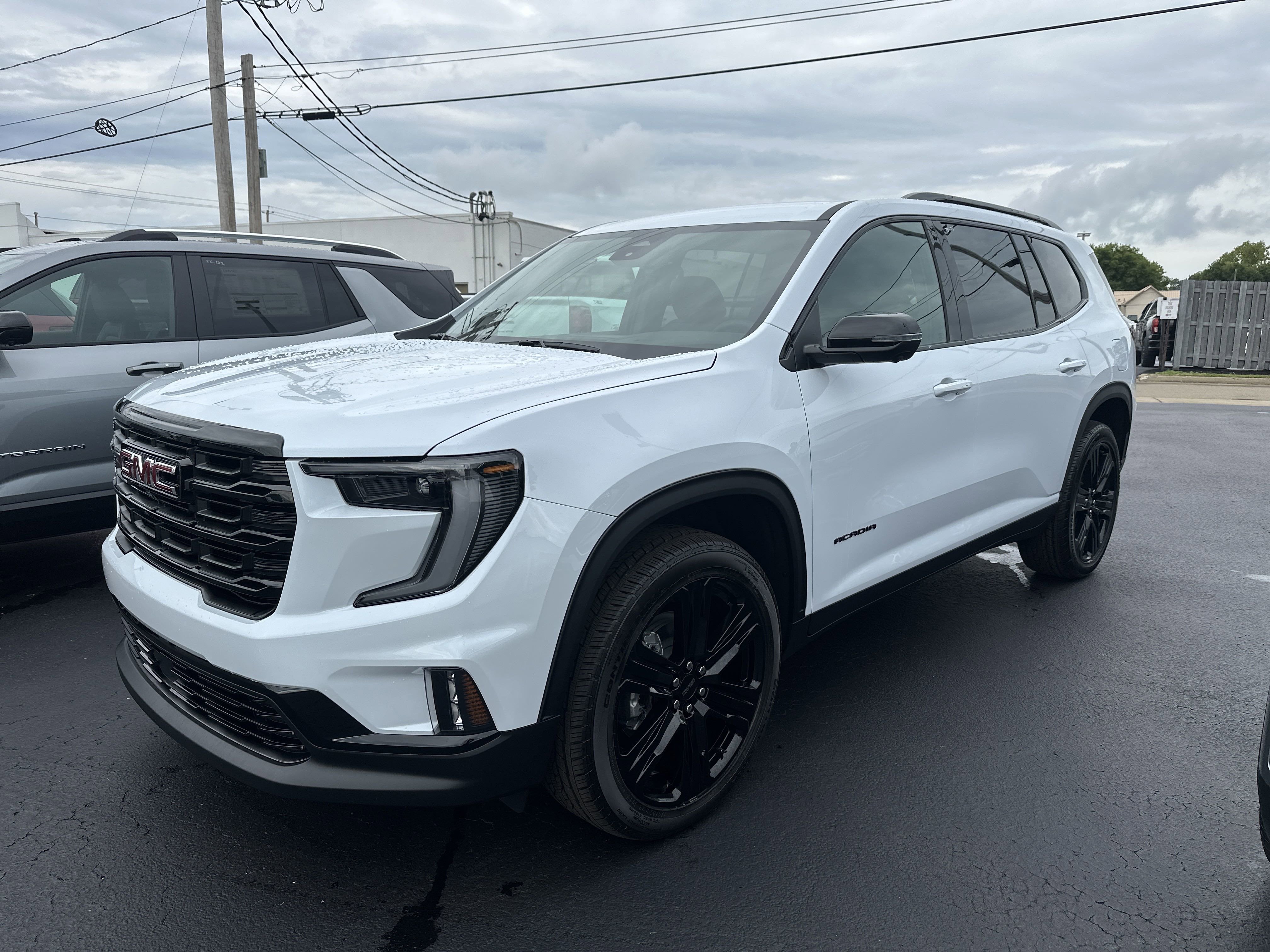 2026 GMC Acadia Elevation