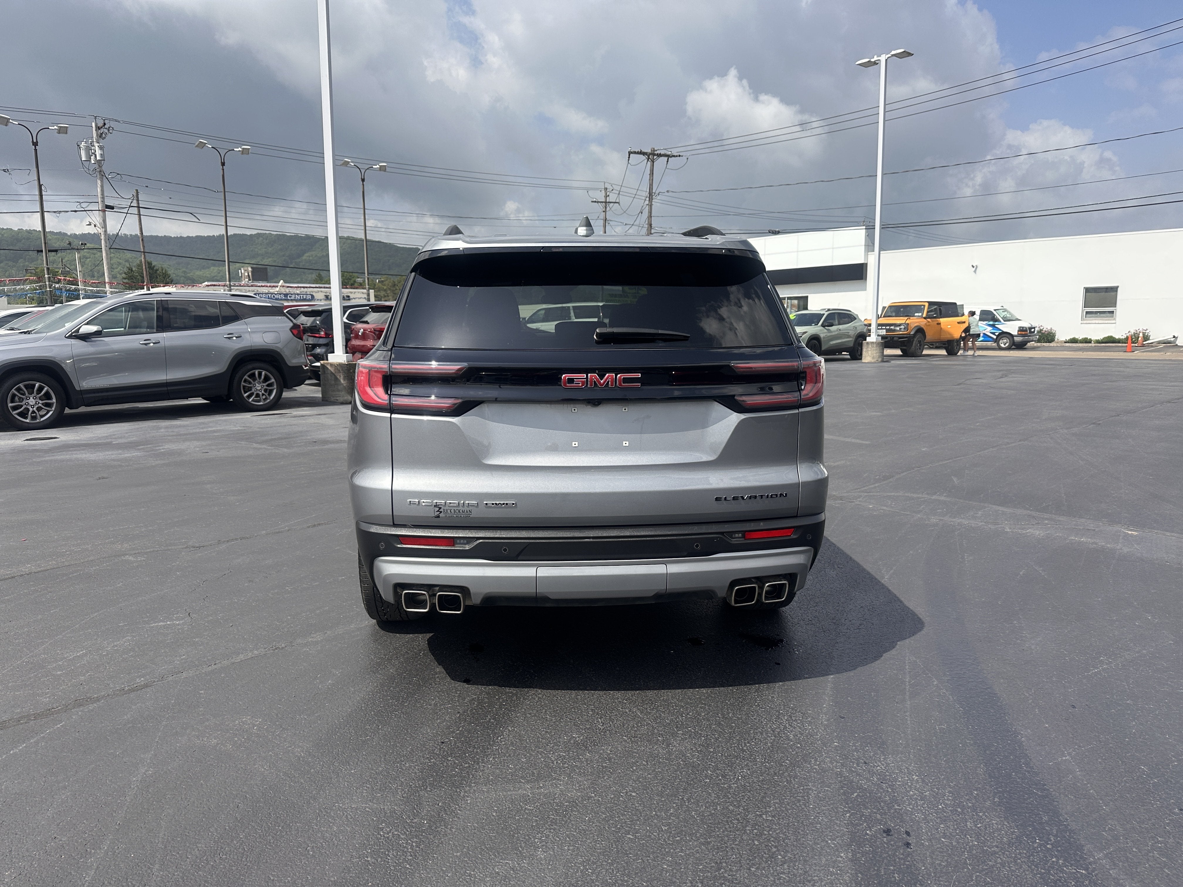 2024 GMC Acadia Elevation