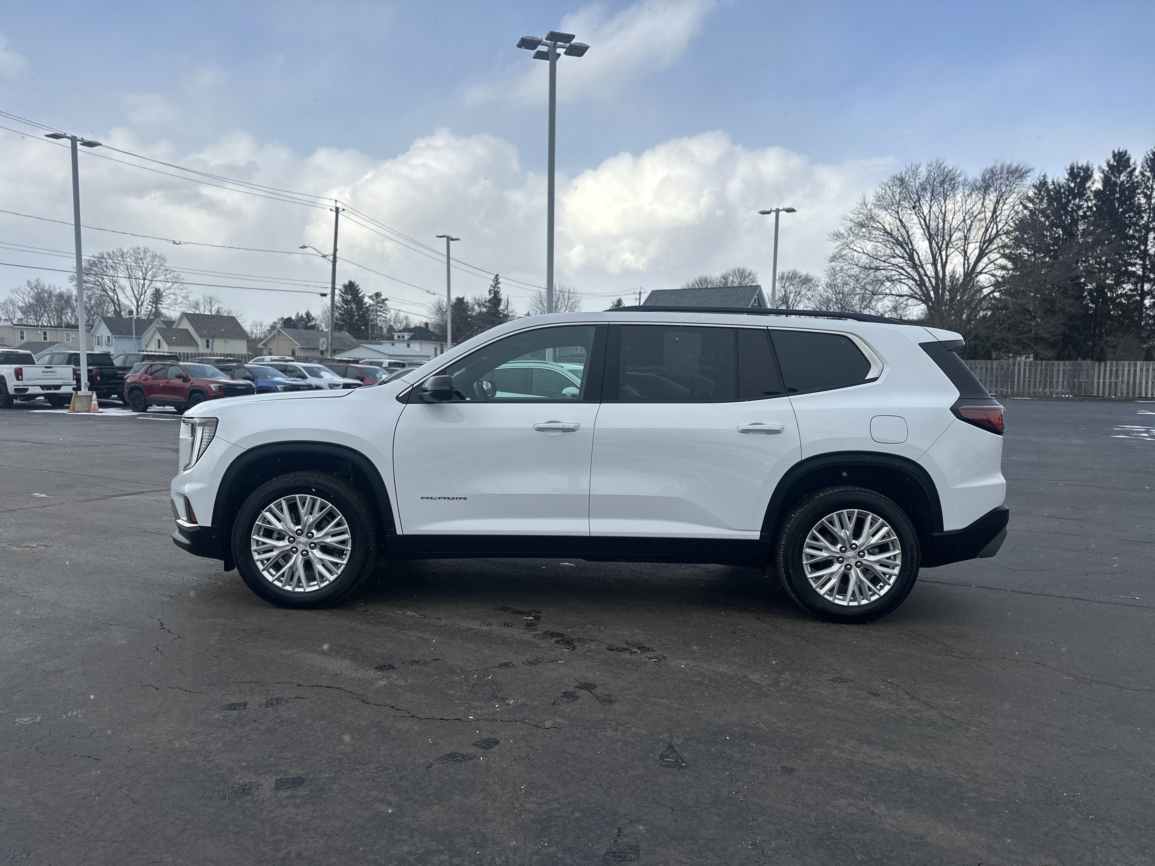 2025 GMC Acadia Elevation