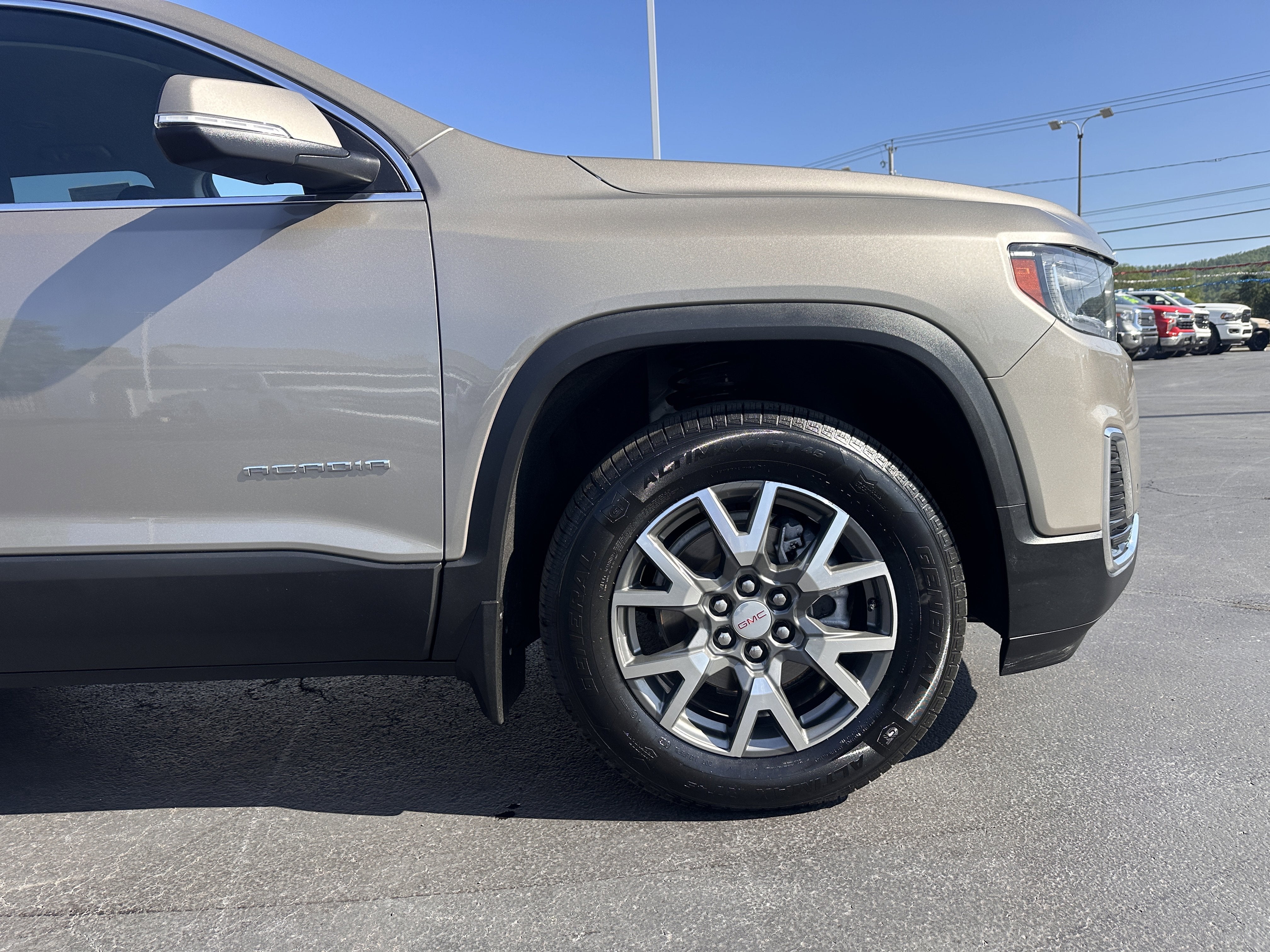 2023 GMC Acadia SLE