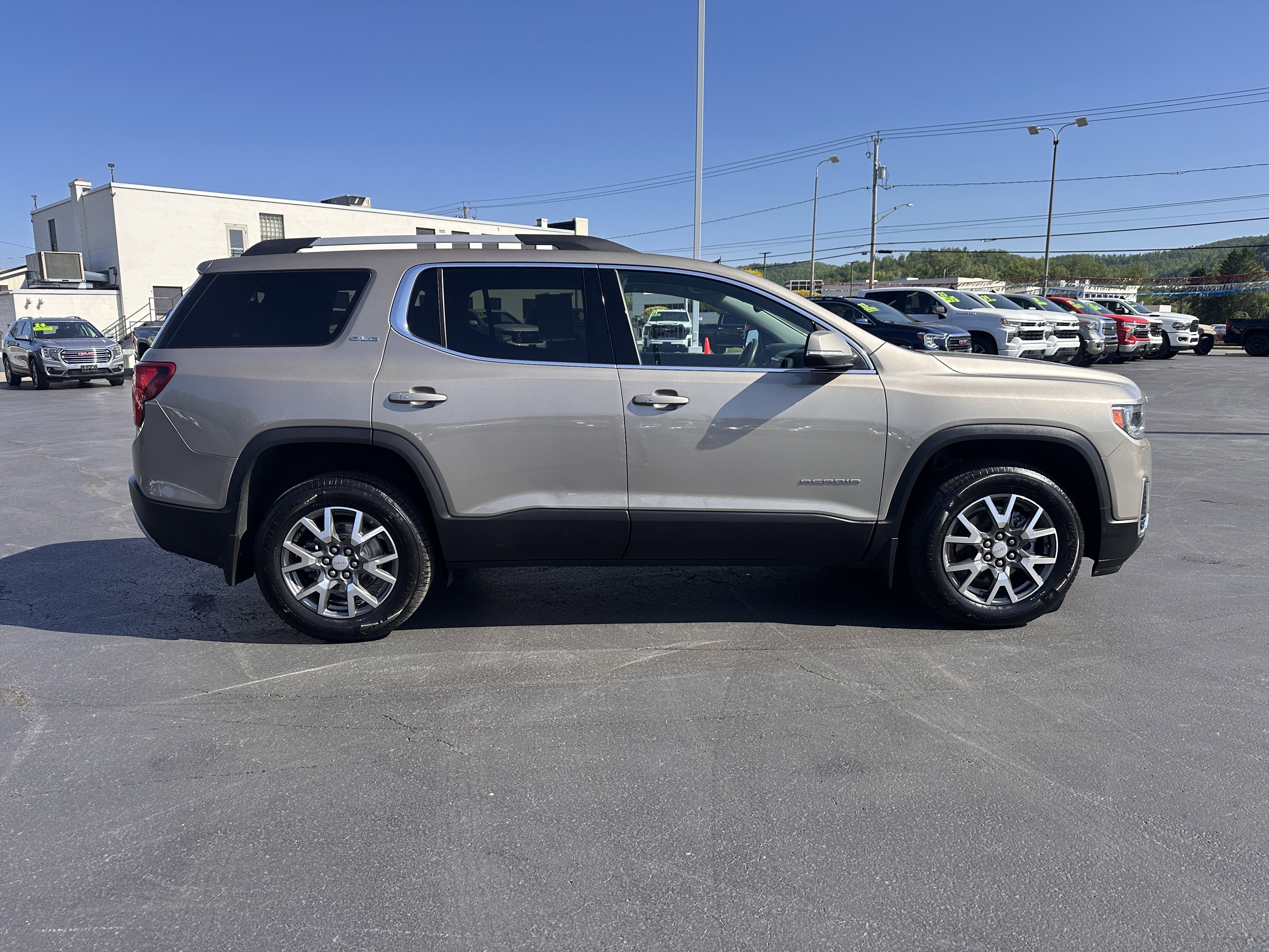 2023 GMC Acadia SLE