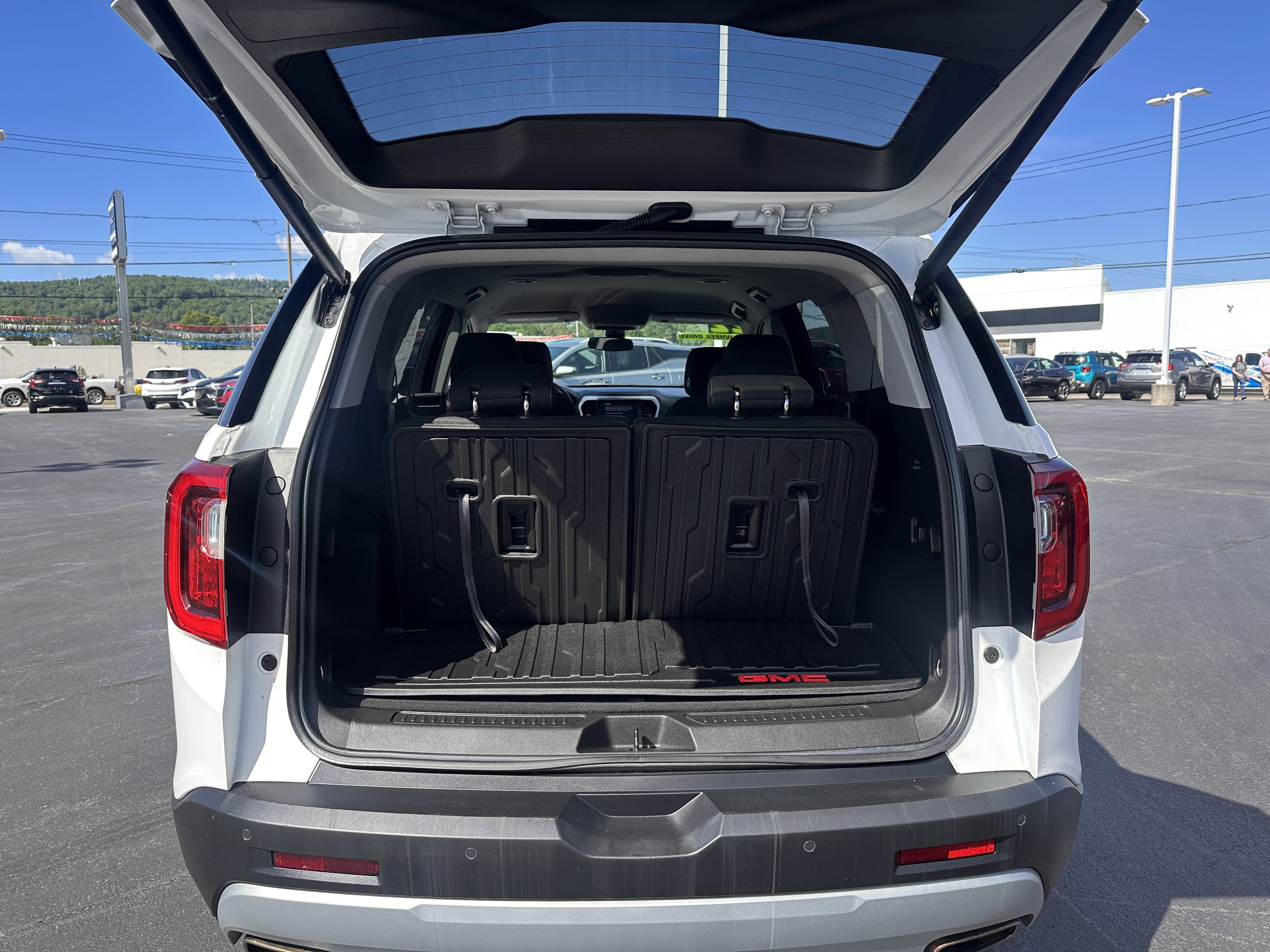 2022 GMC Acadia SLE