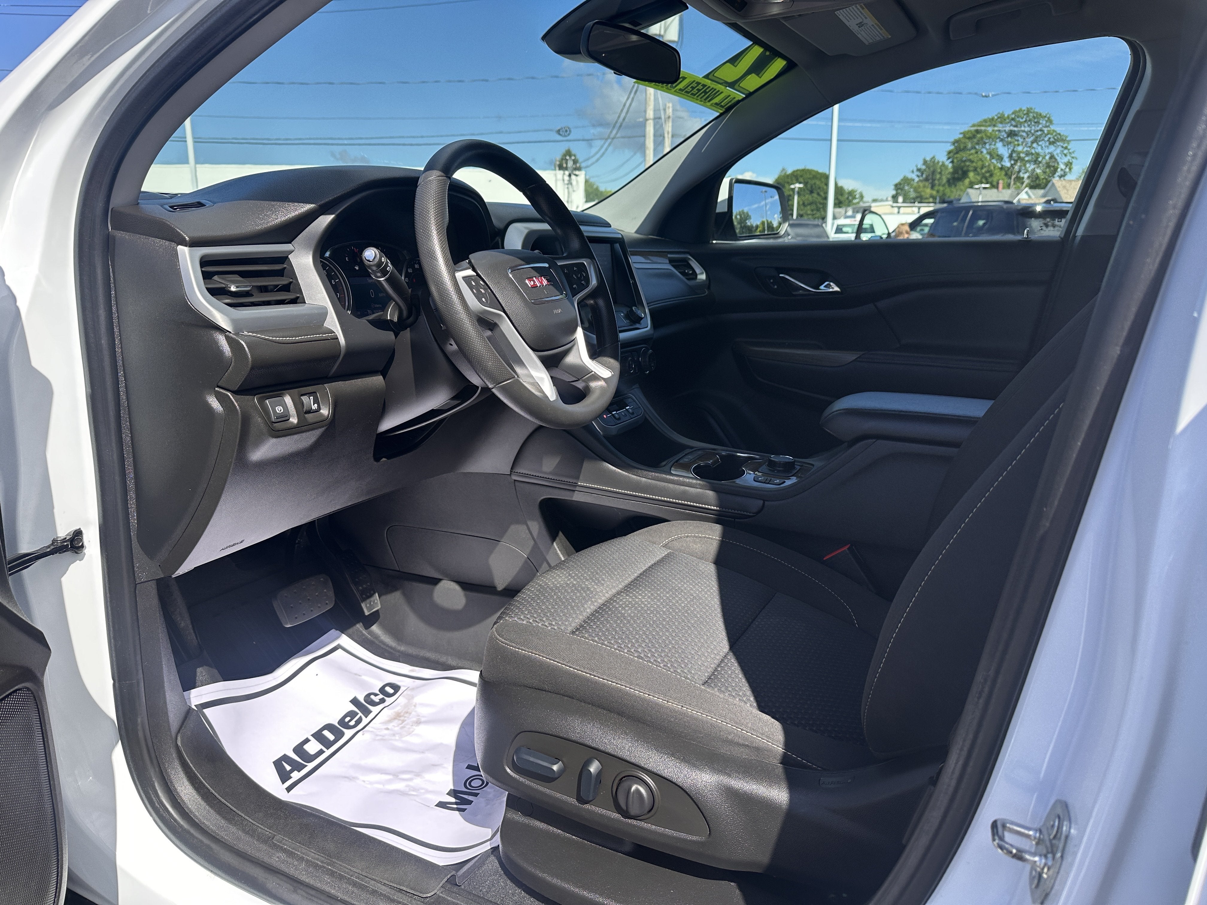 2022 GMC Acadia SLE