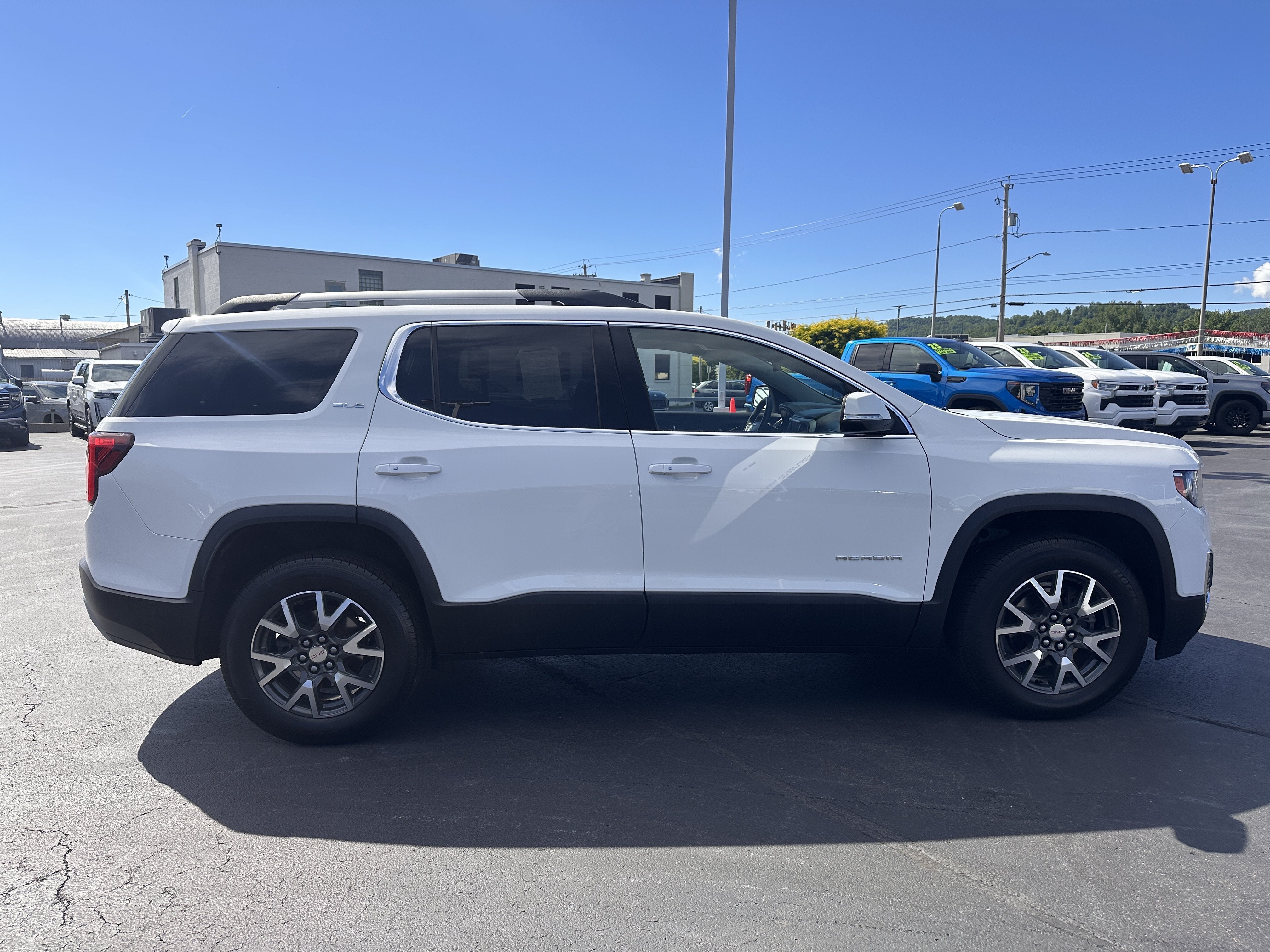 2022 GMC Acadia SLE