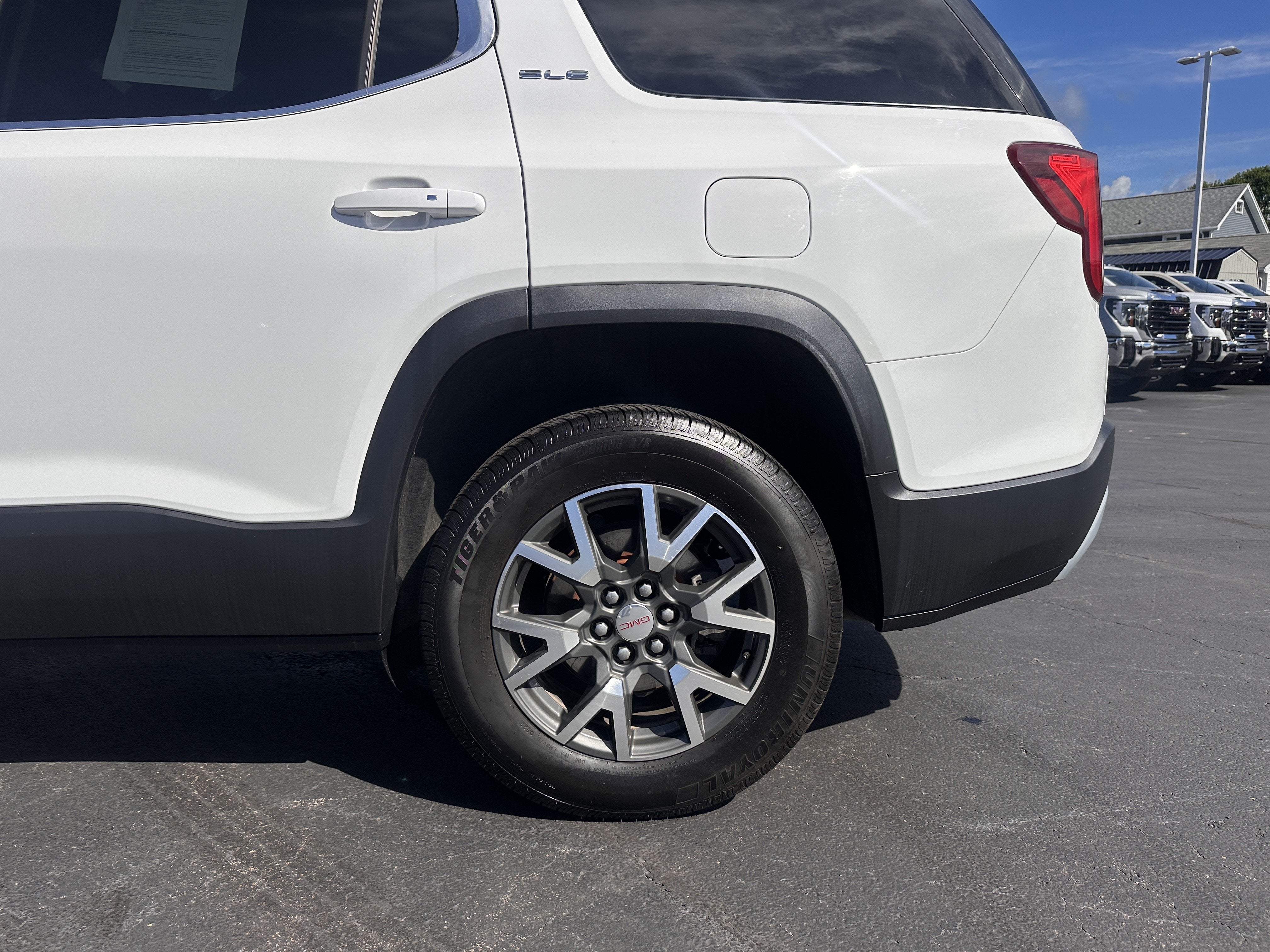 2022 GMC Acadia SLE