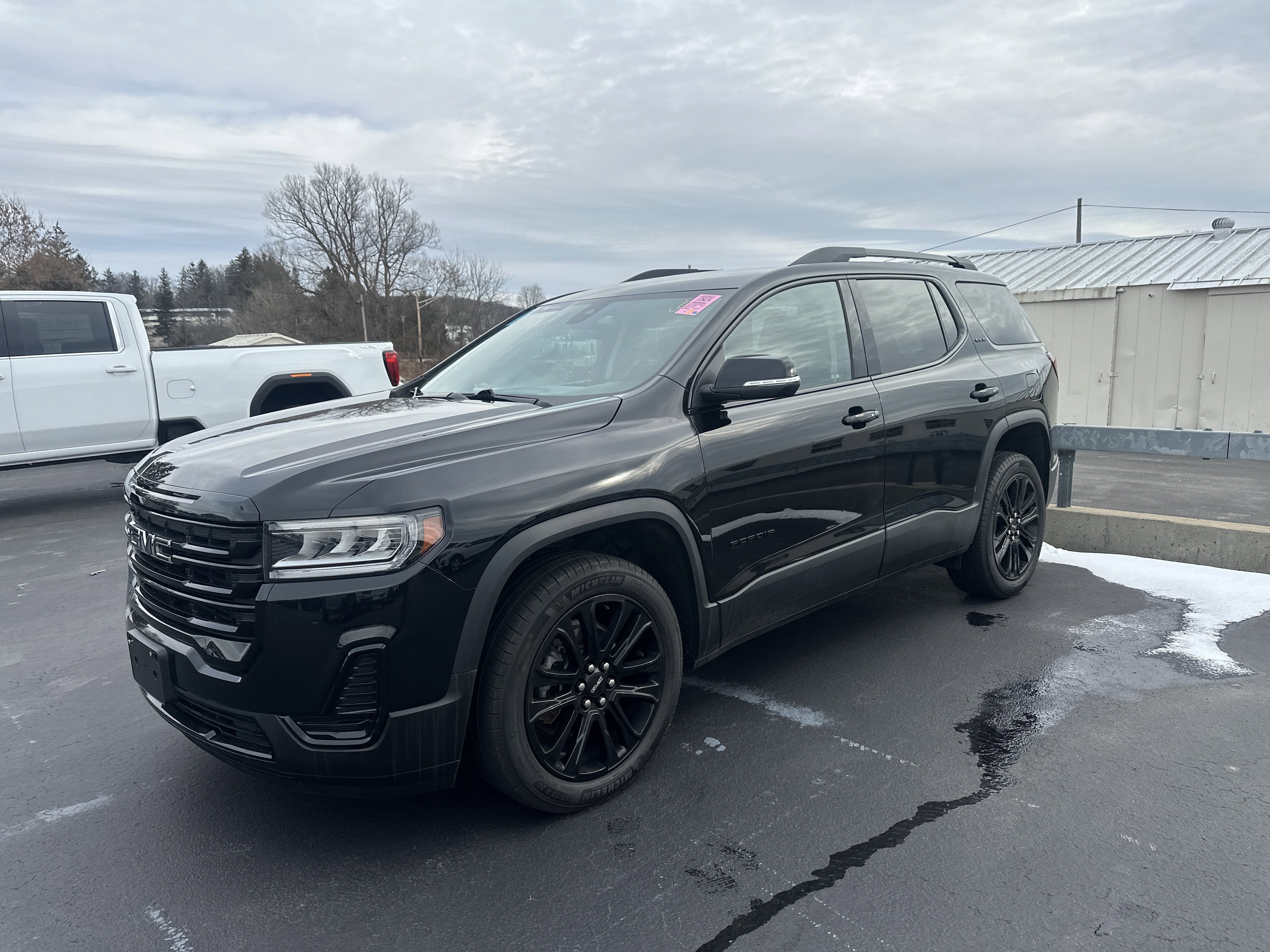2023 GMC Acadia SLE