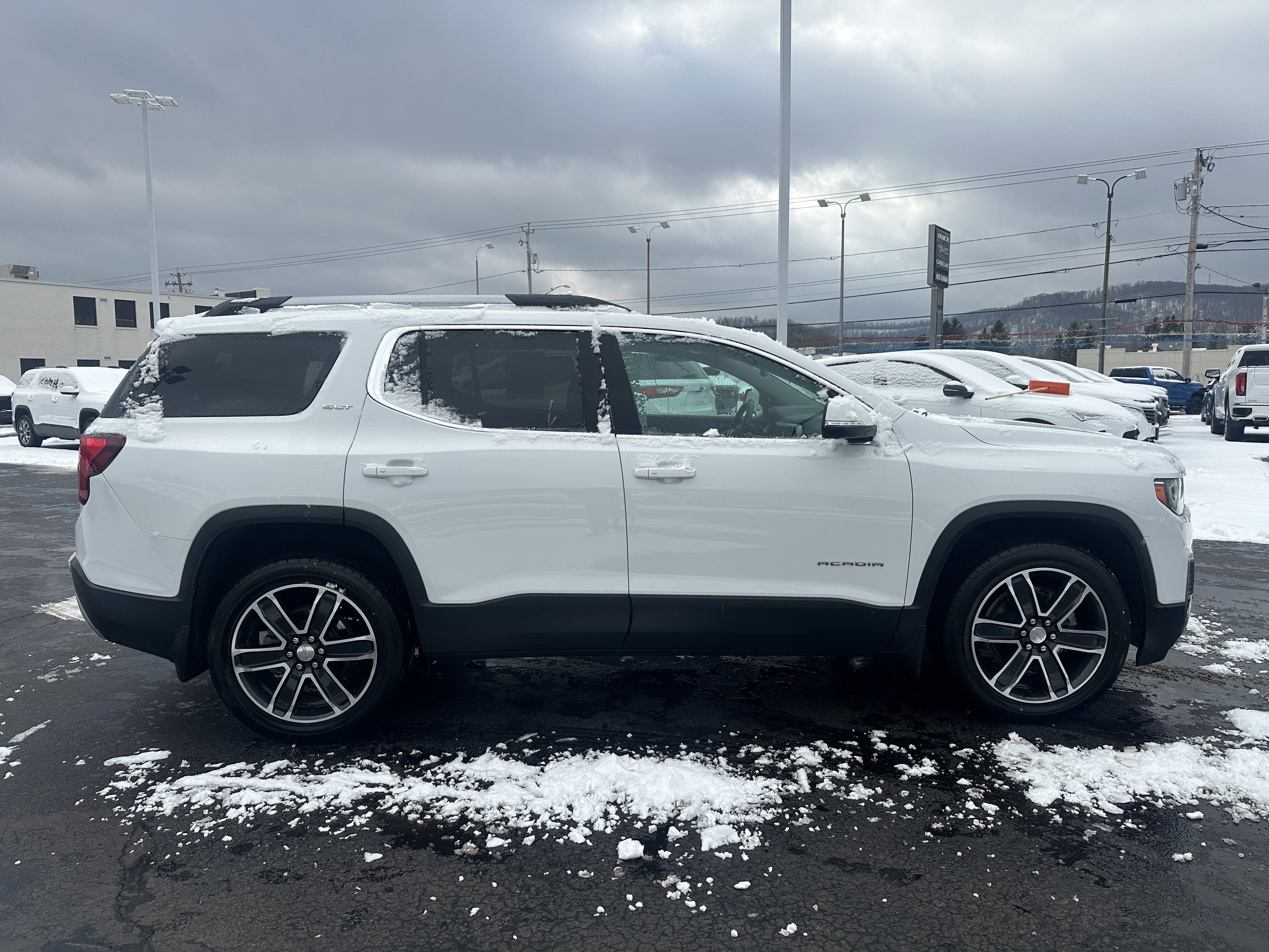 2022 GMC Acadia SLT