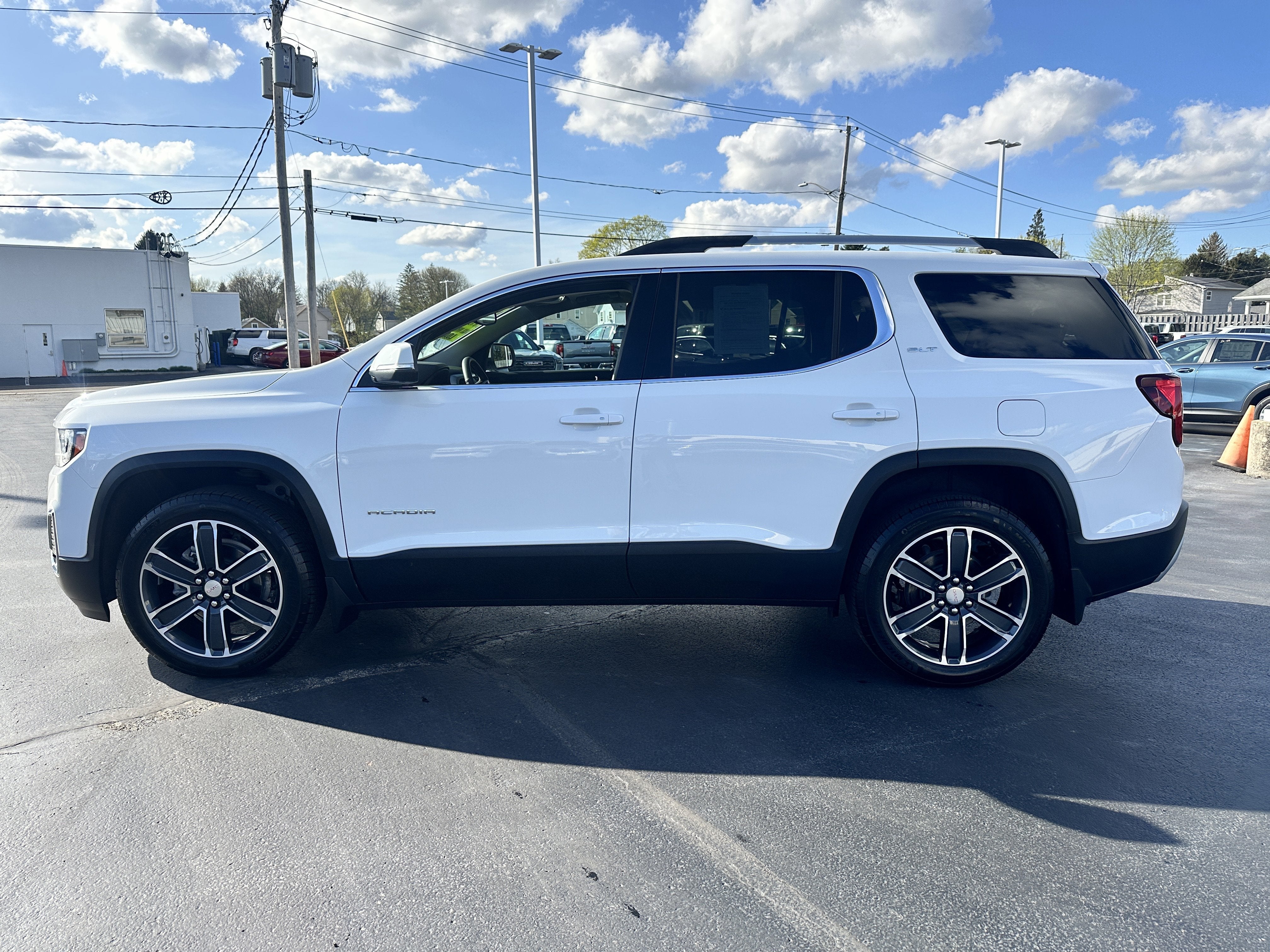2023 GMC Acadia SLT