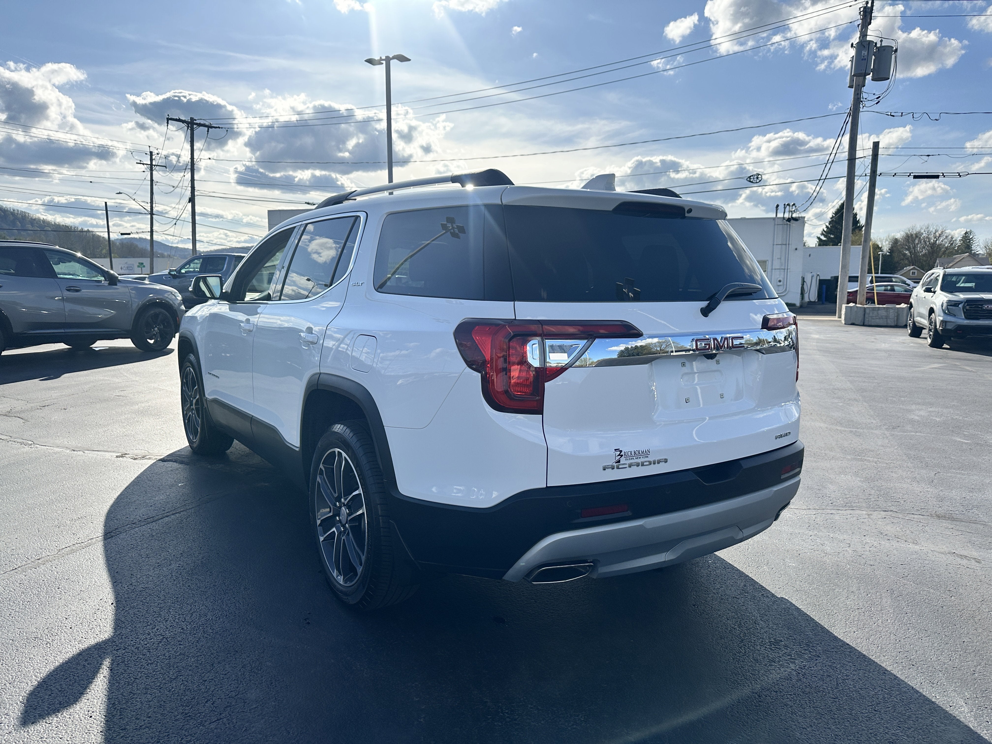 2023 GMC Acadia SLT