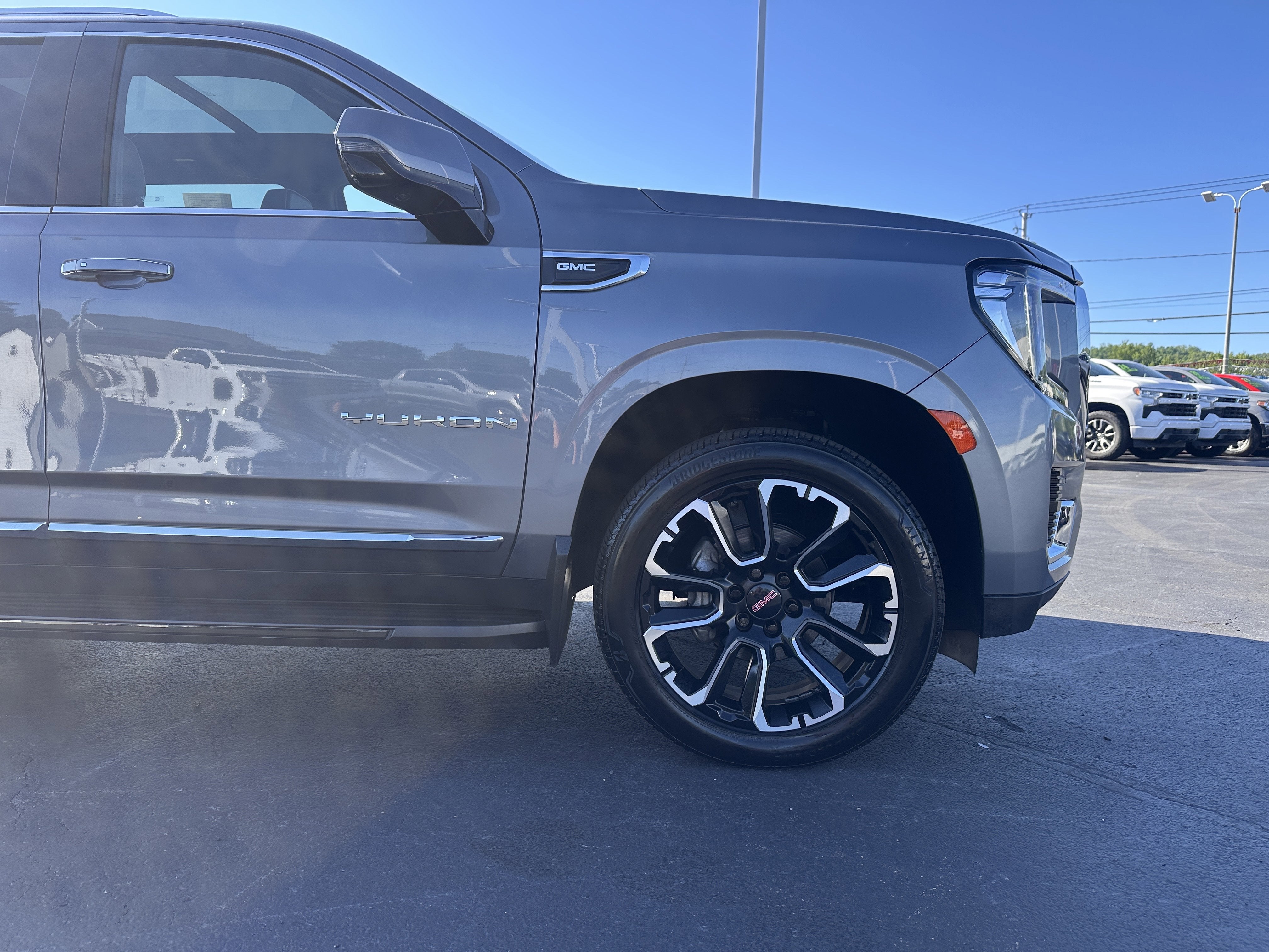 2022 GMC Yukon XL SLT