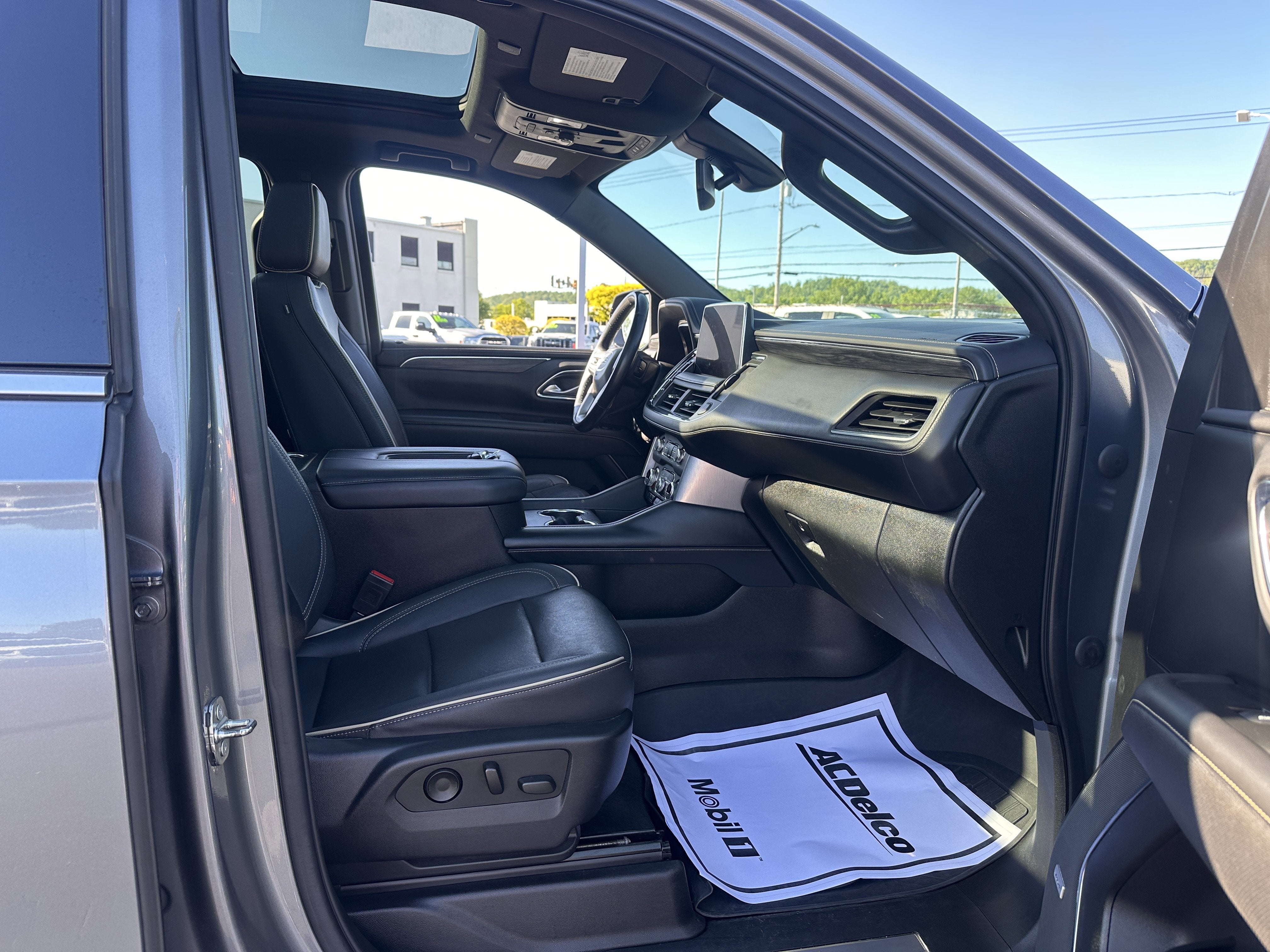 2022 GMC Yukon XL SLT
