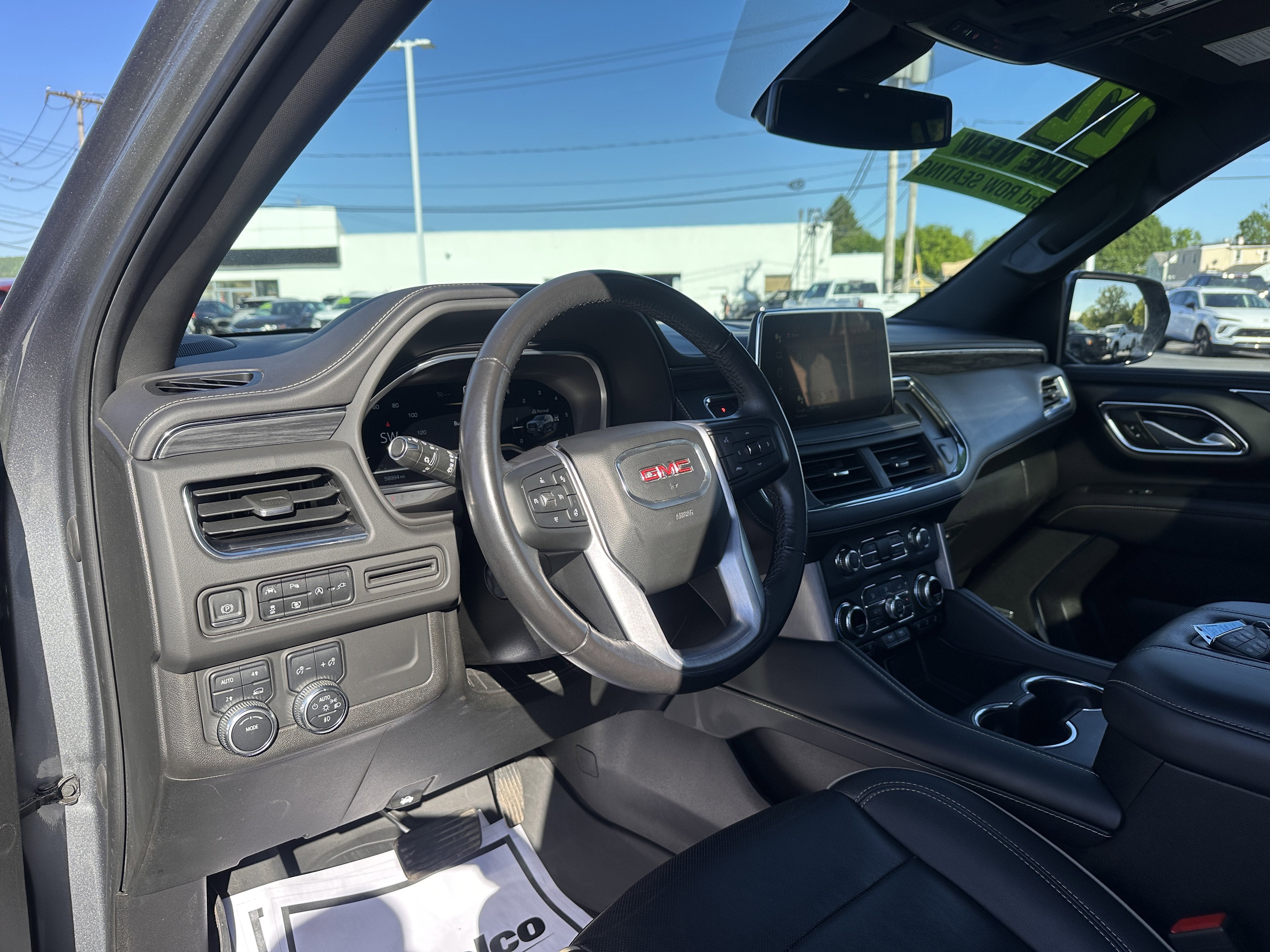 2022 GMC Yukon XL SLT