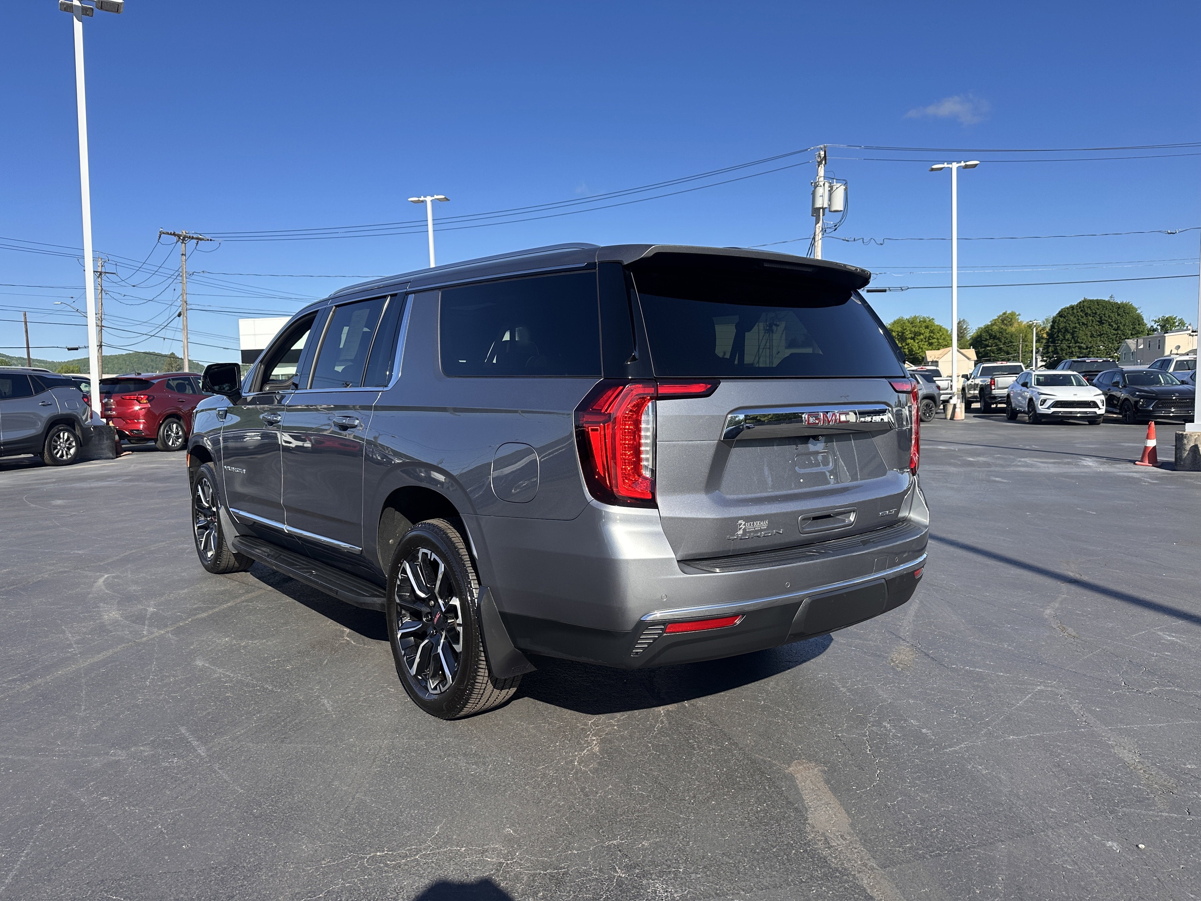 2022 GMC Yukon XL SLT