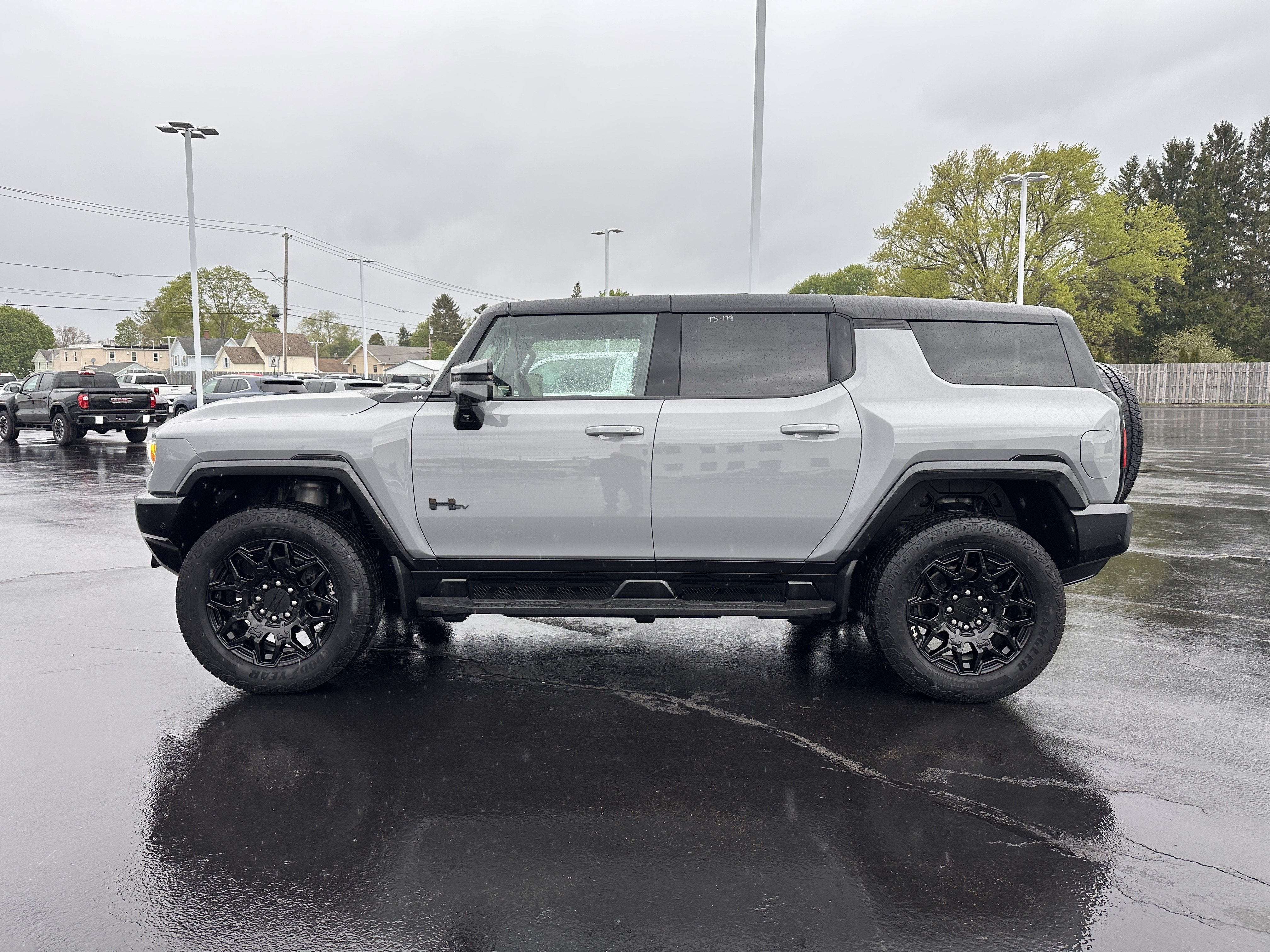 2025 GMC HUMMER EV SUV 2X