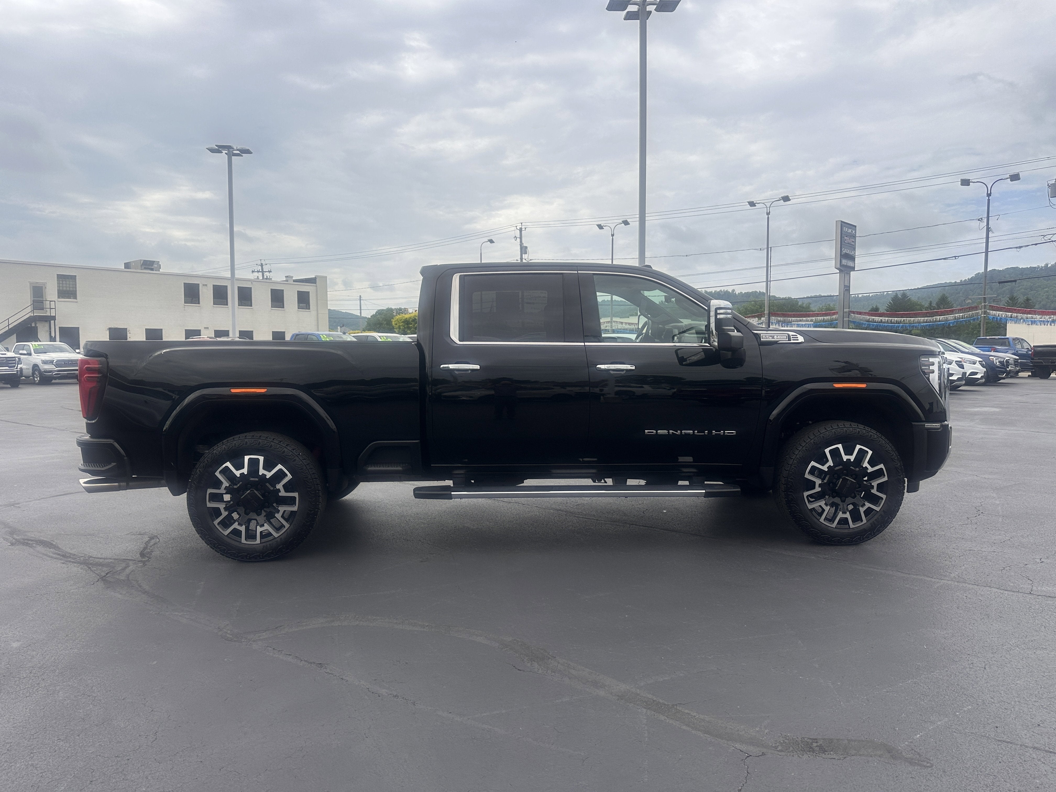 2025 GMC Sierra 2500 HD Denali