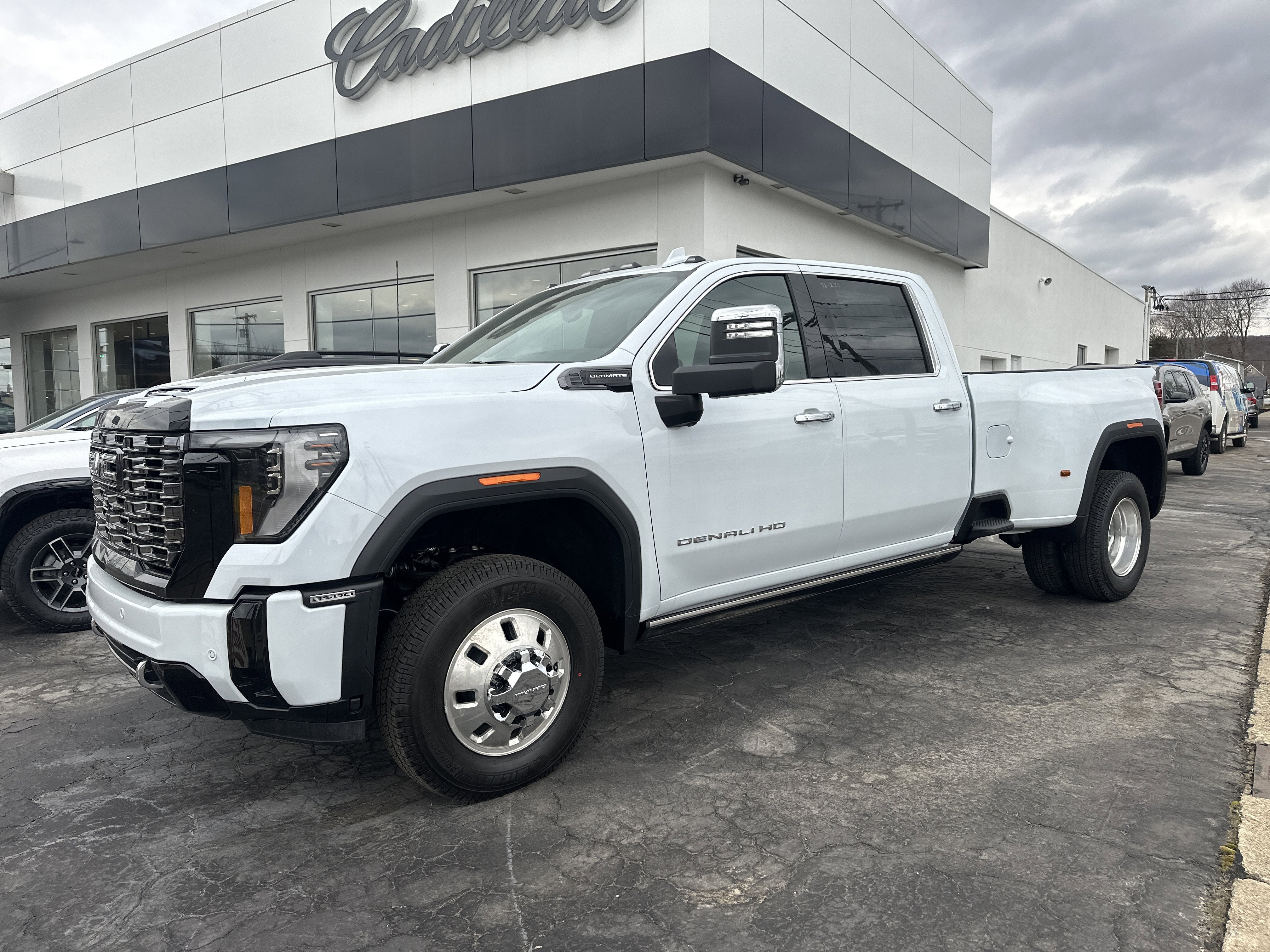 2026 GMC Sierra 3500 HD Denali Ultimate DRW