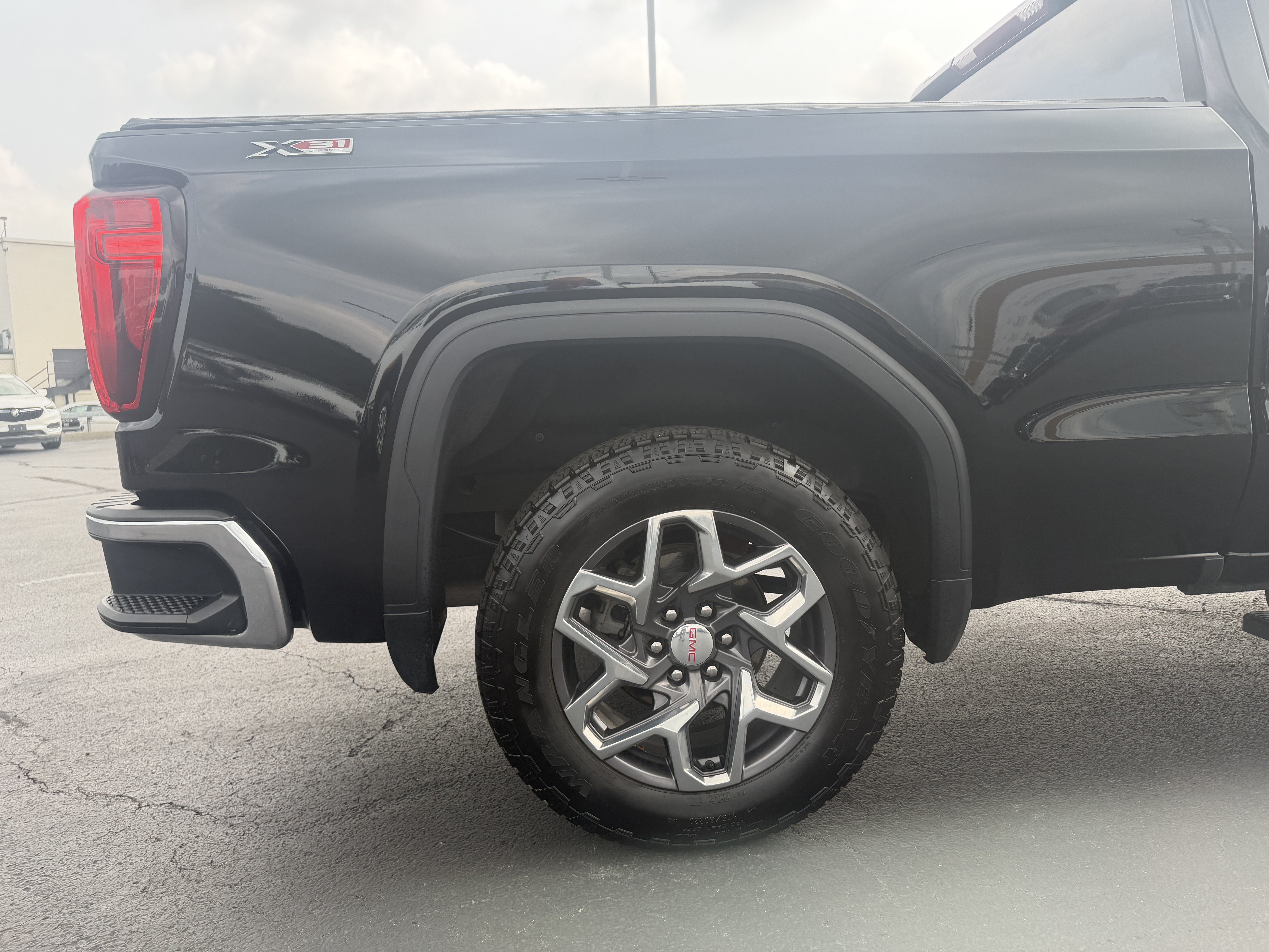 2023 GMC Sierra 1500 SLE