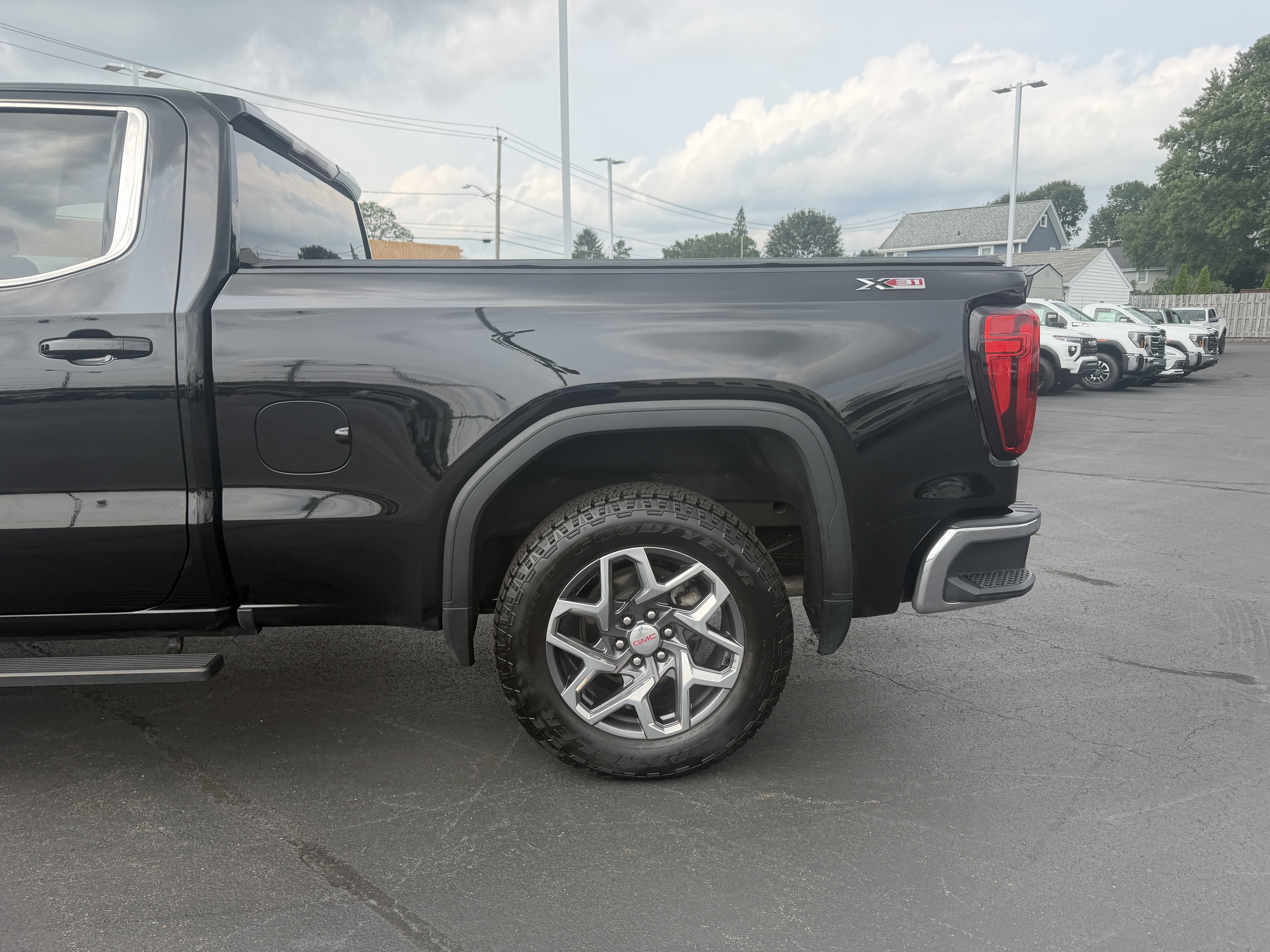 2023 GMC Sierra 1500 SLE