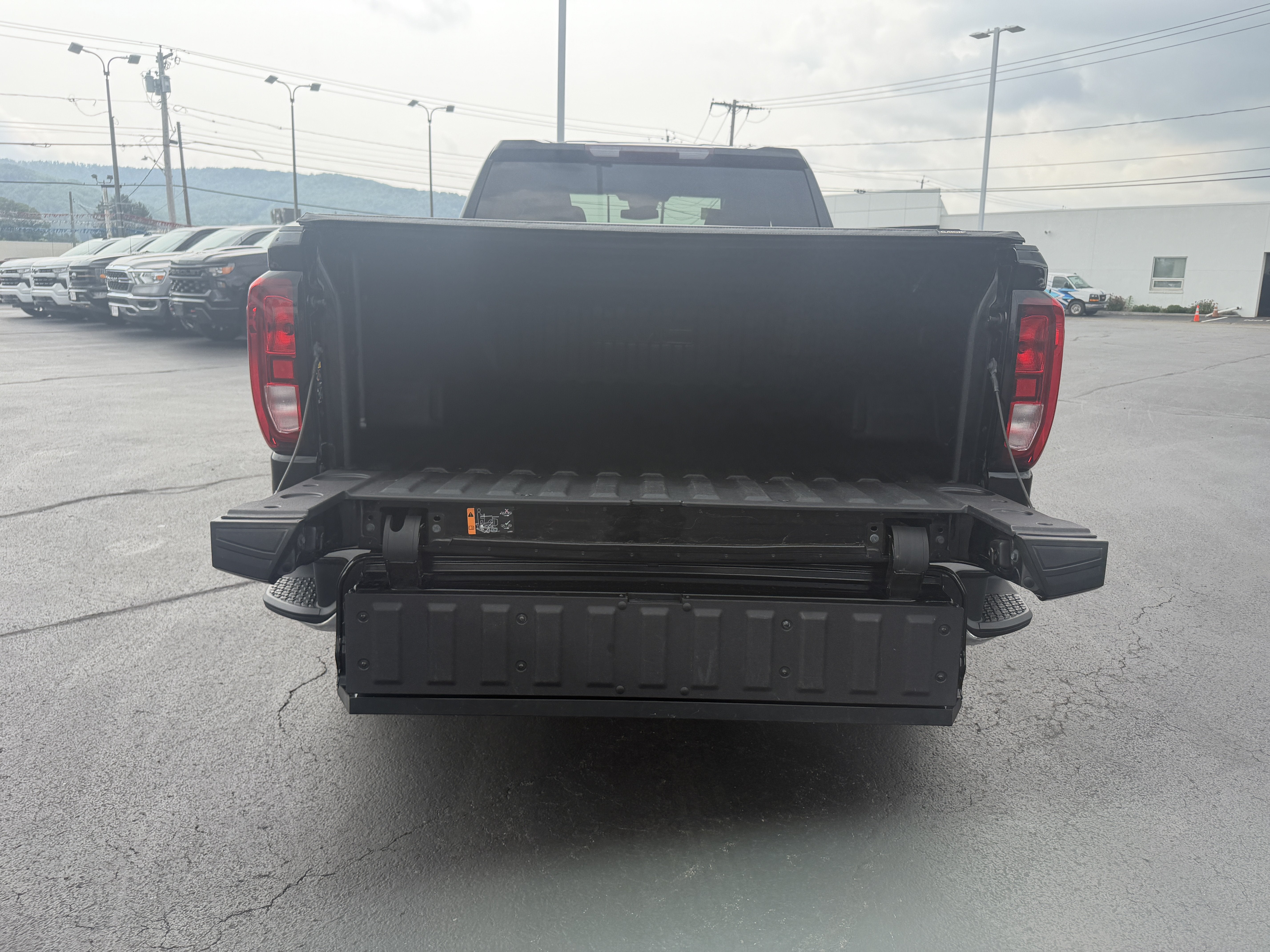 2023 GMC Sierra 1500 SLE