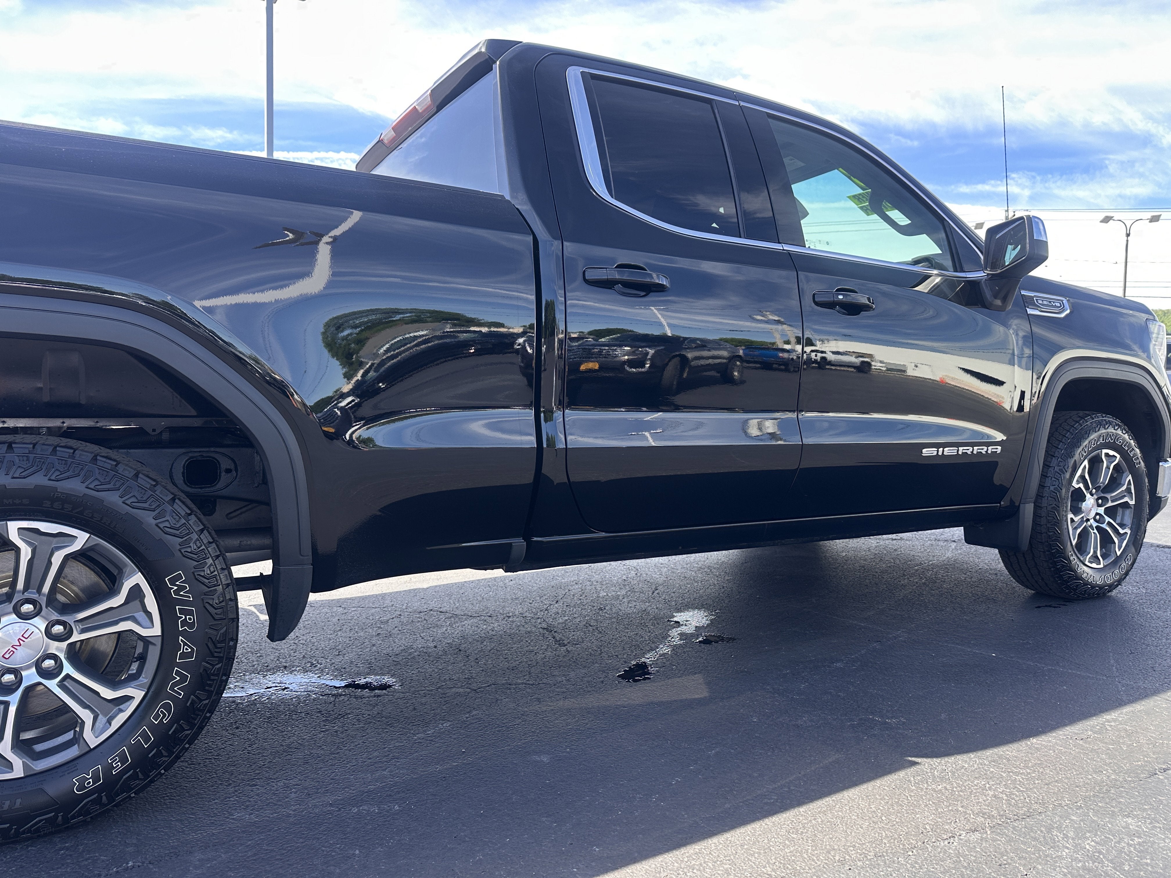 2023 GMC Sierra 1500 SLE