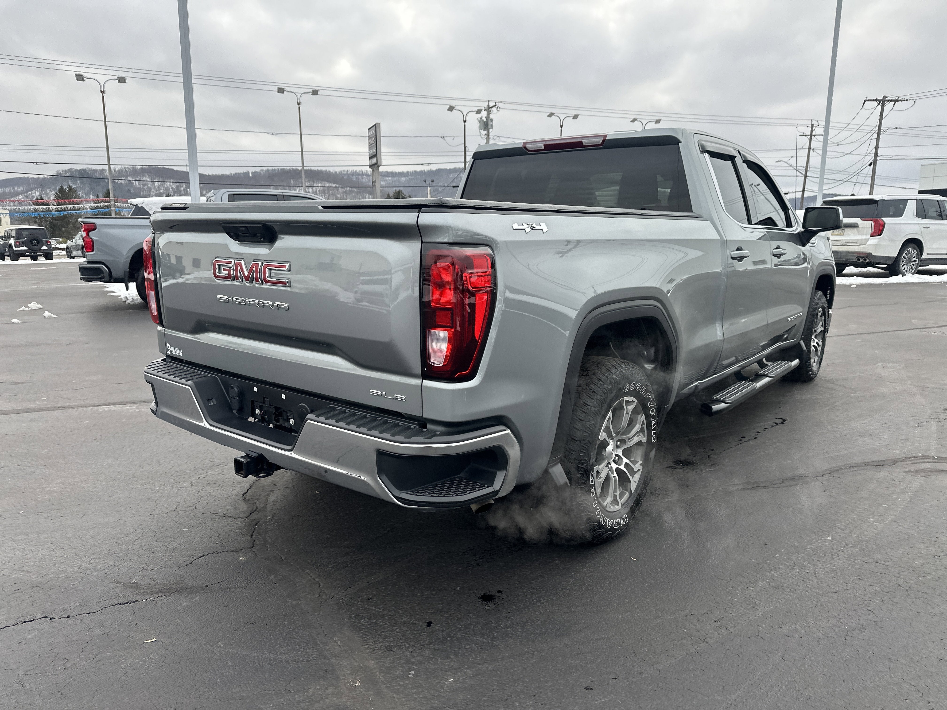 2025 GMC Sierra 1500 SLE