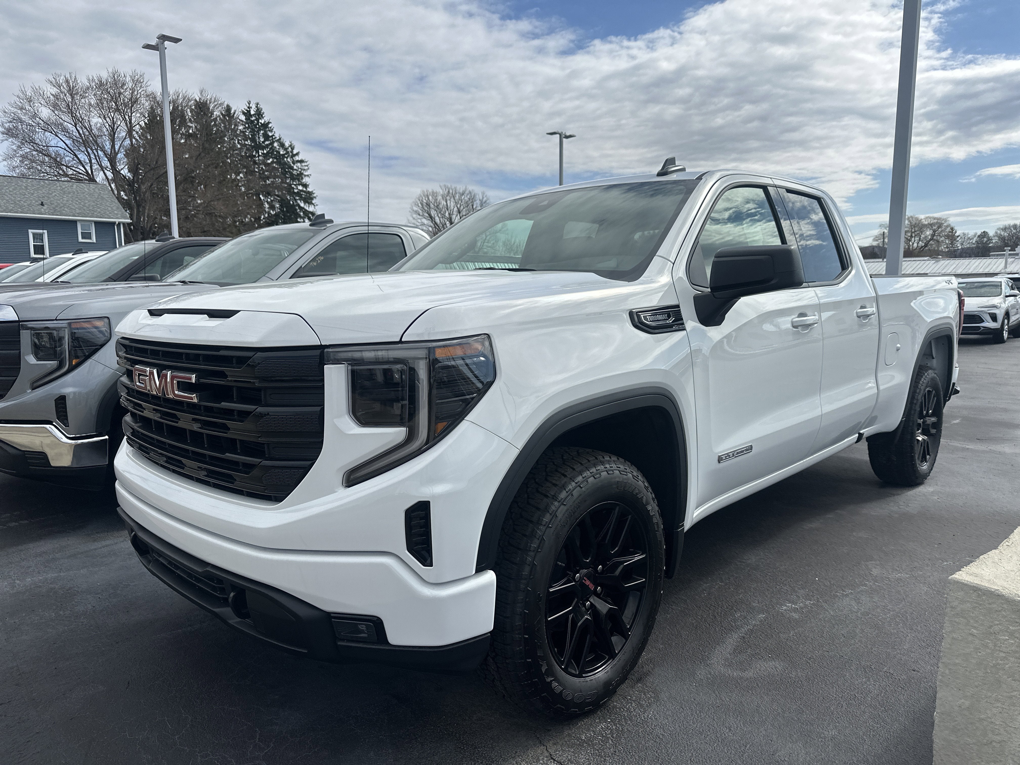 2026 GMC Sierra 1500 Elevation