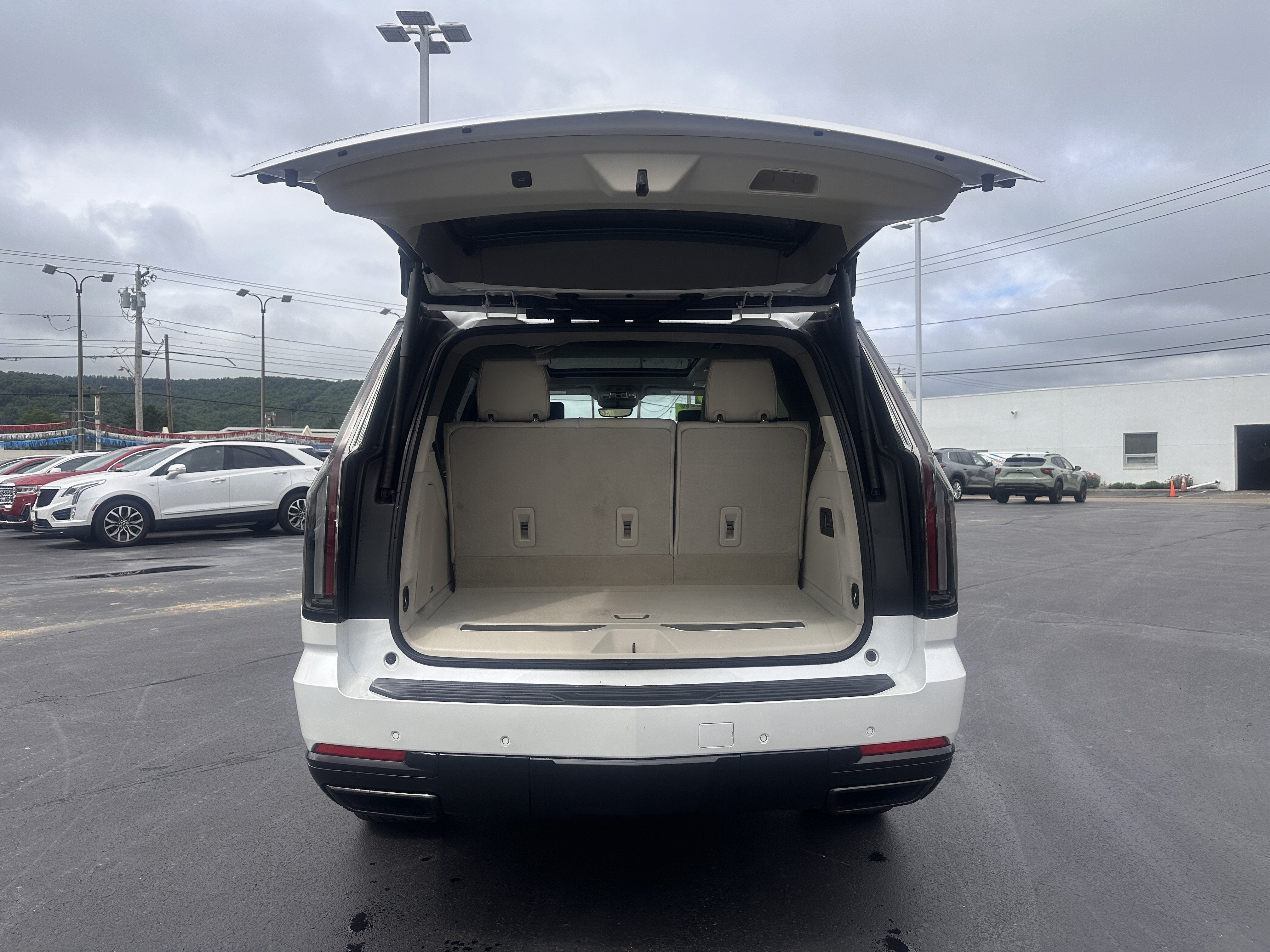 2025 Cadillac Escalade Sport Platinum