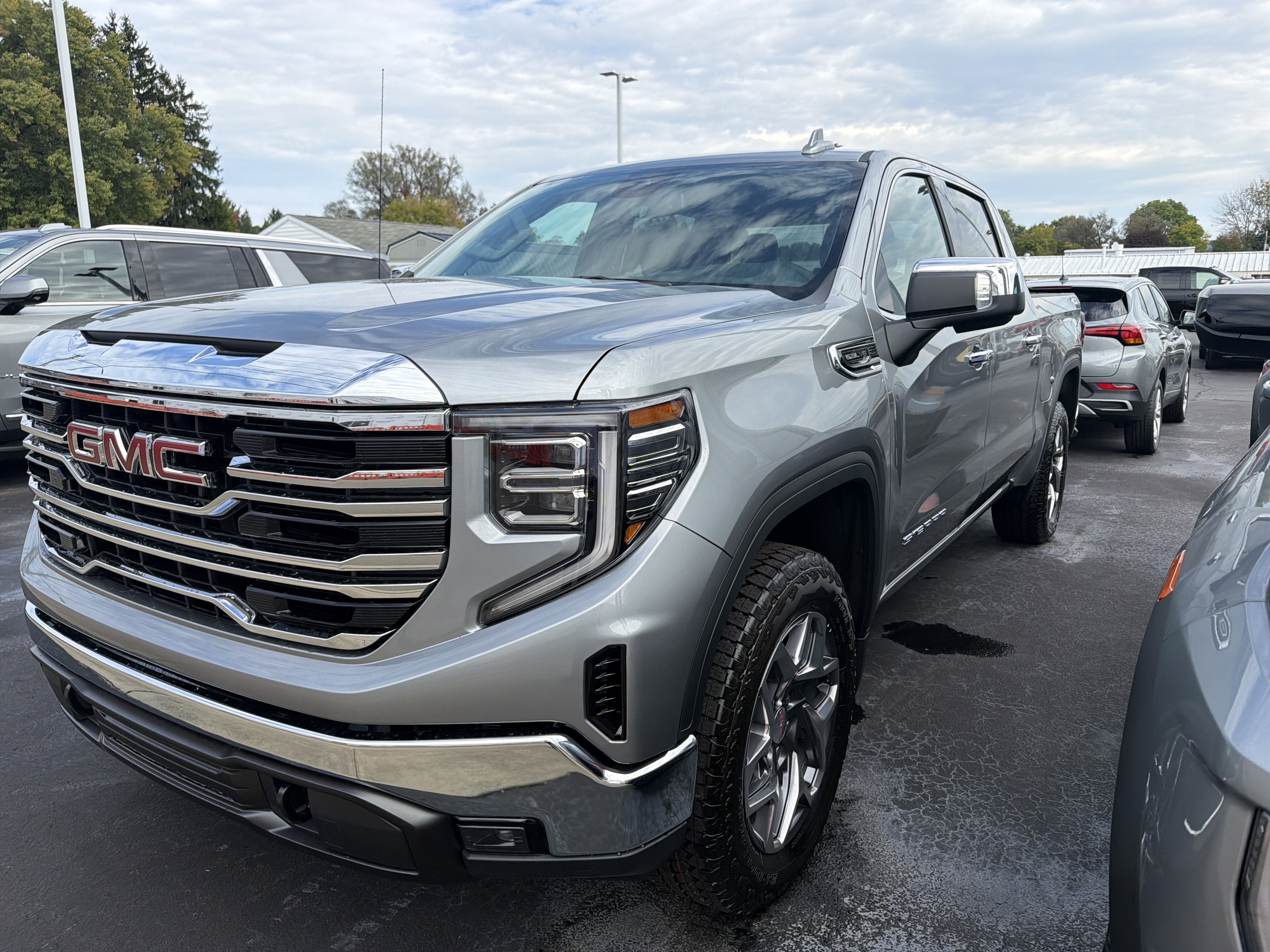 2026 GMC Sierra 1500 SLT