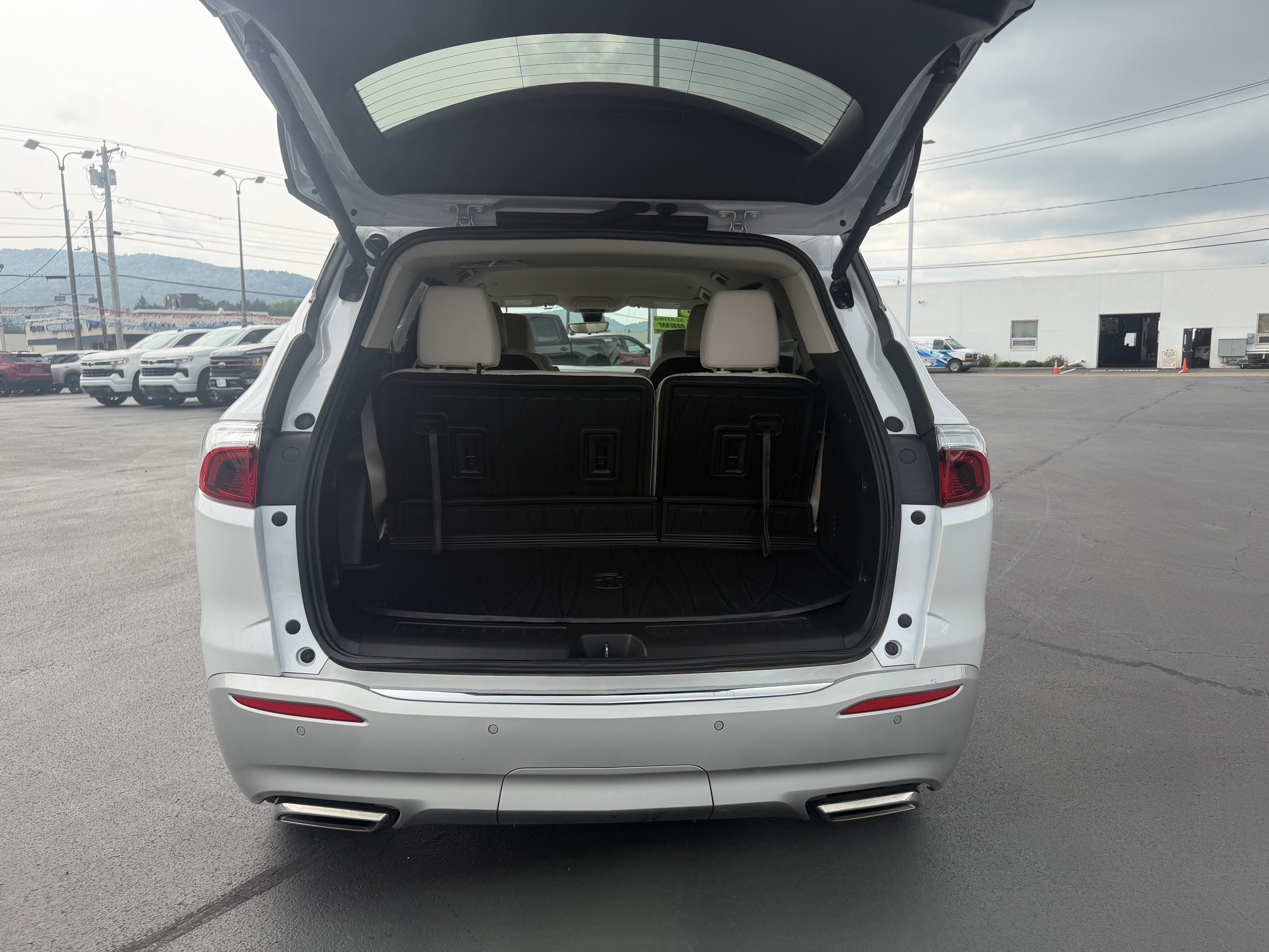 2023 Buick Enclave Essence