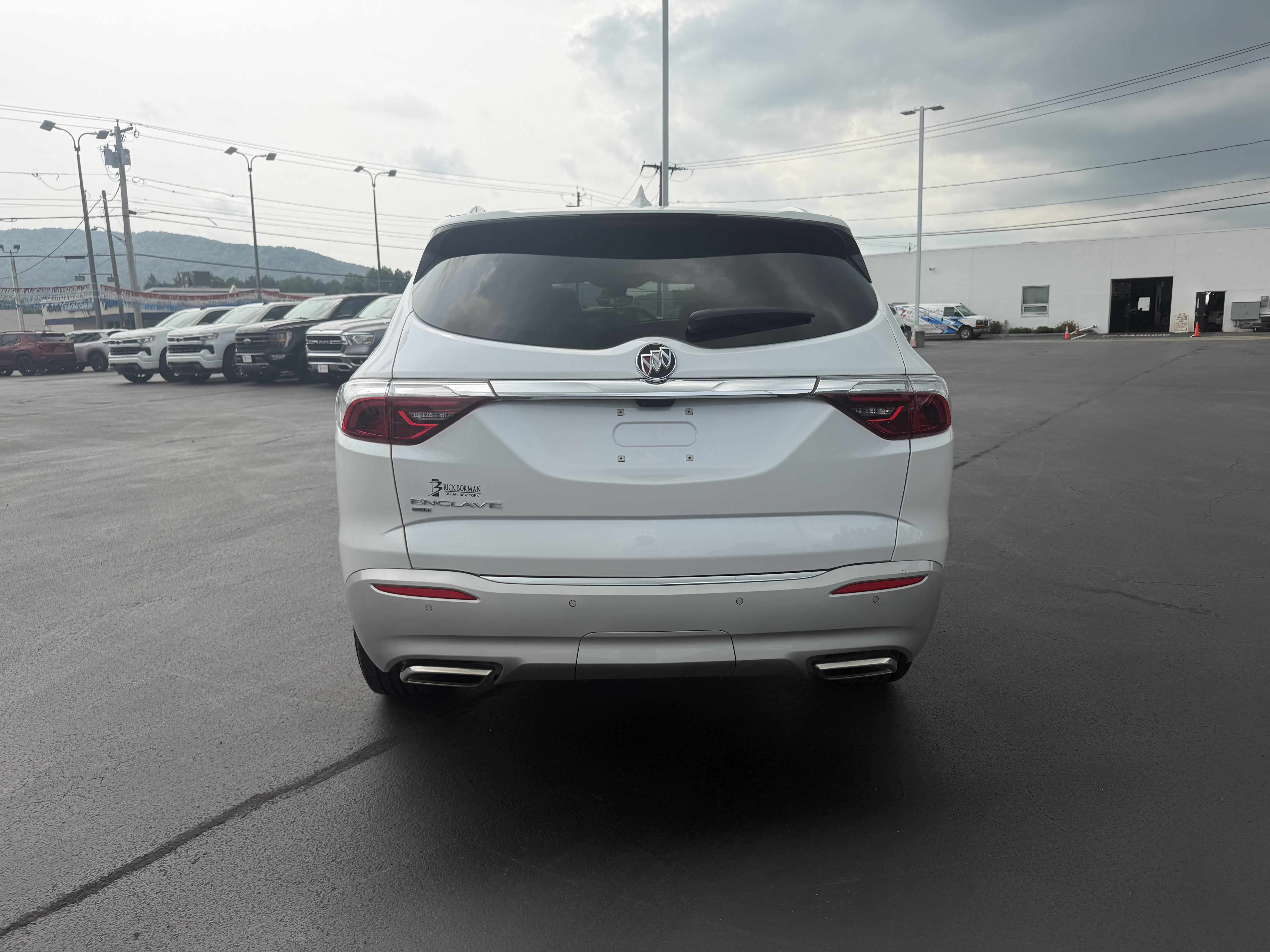 2023 Buick Enclave Essence