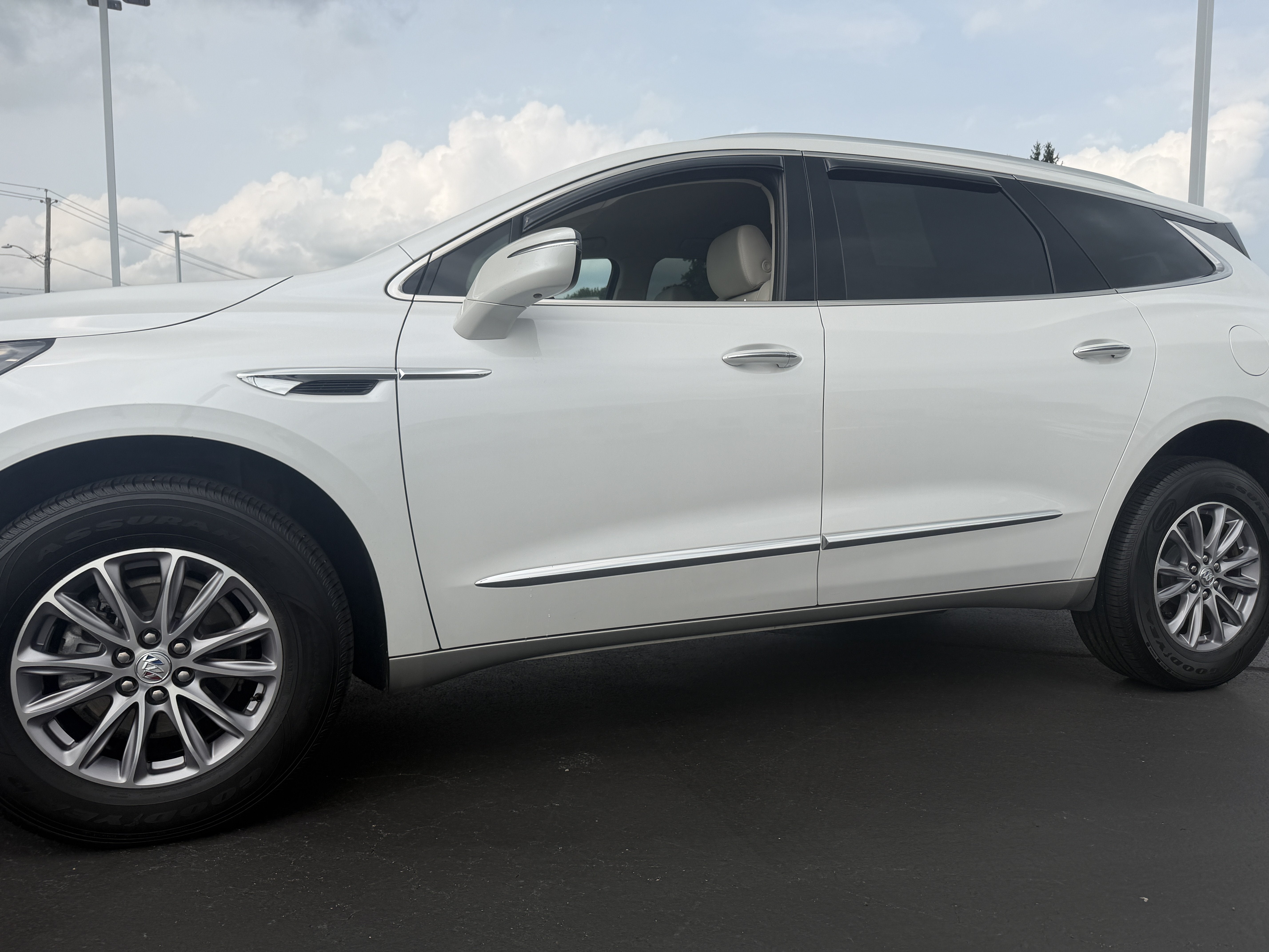 2023 Buick Enclave Essence