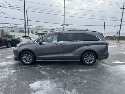 2023 Toyota Sienna XLE