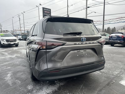 2023 Toyota Sienna XLE