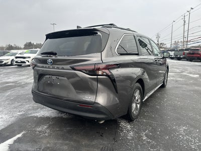 2023 Toyota Sienna XLE