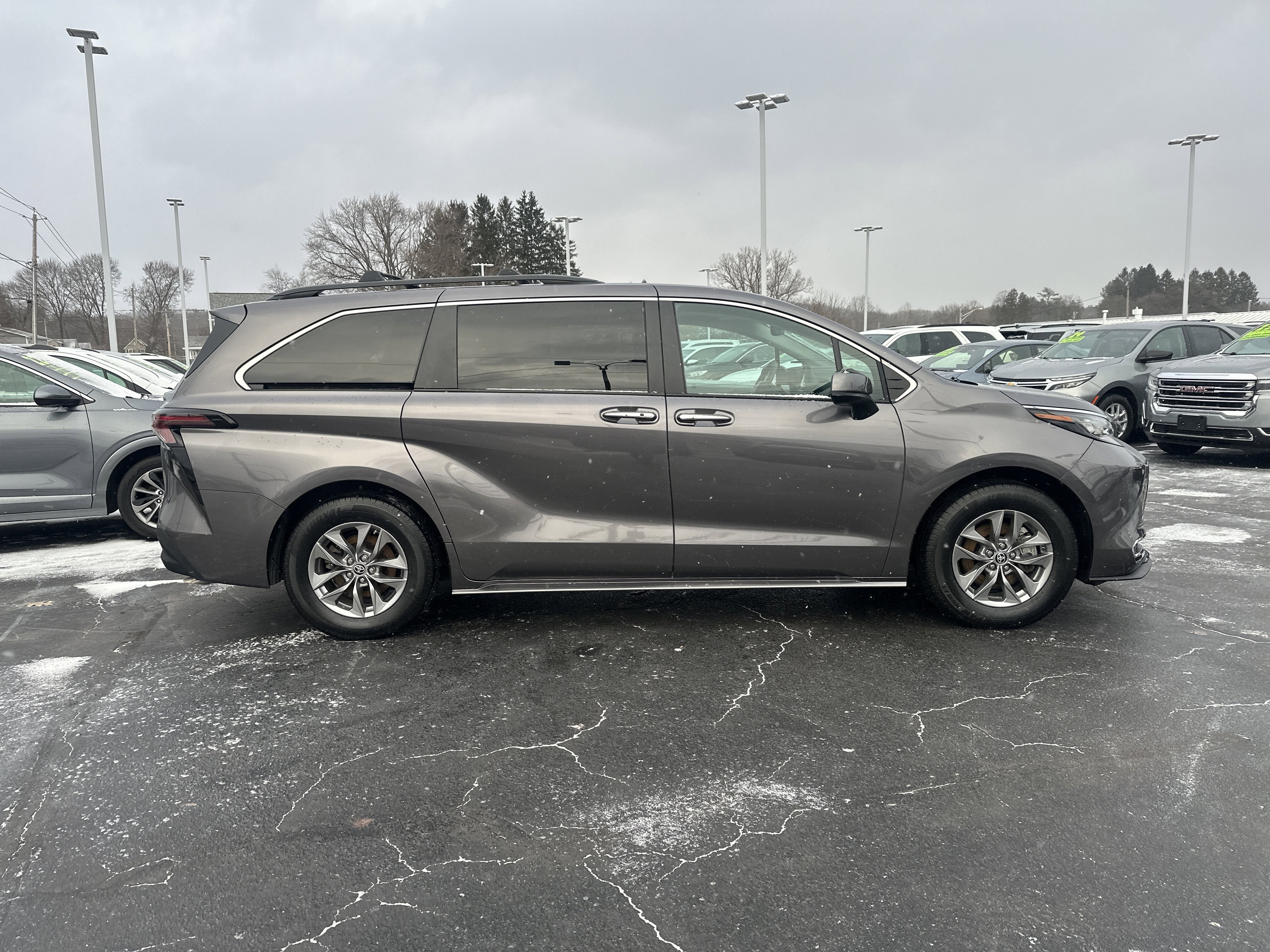 2023 Toyota Sienna XLE