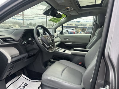 2023 Toyota Sienna XLE